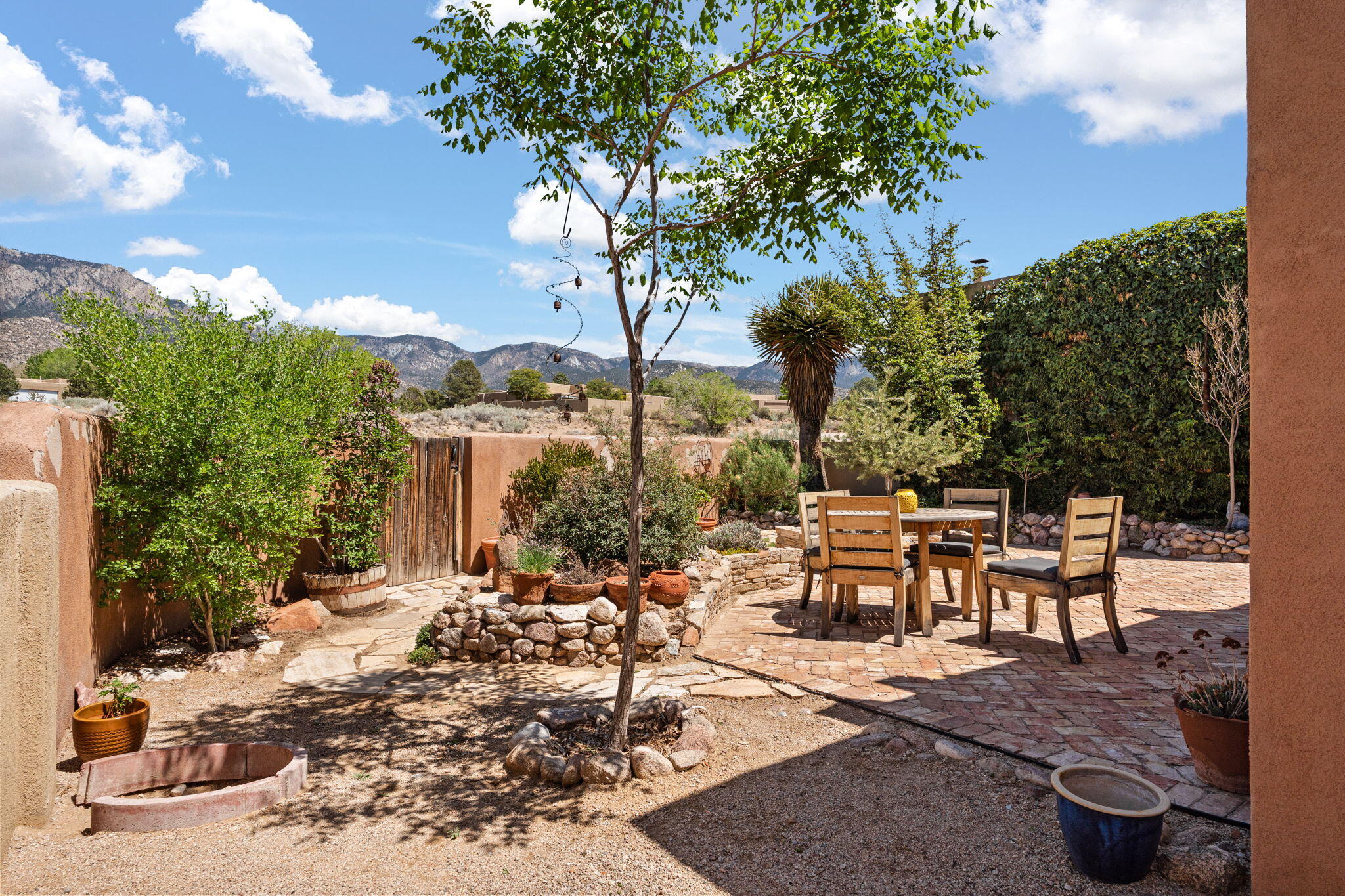 1837 TRAMWAY TERRACE Loop NE