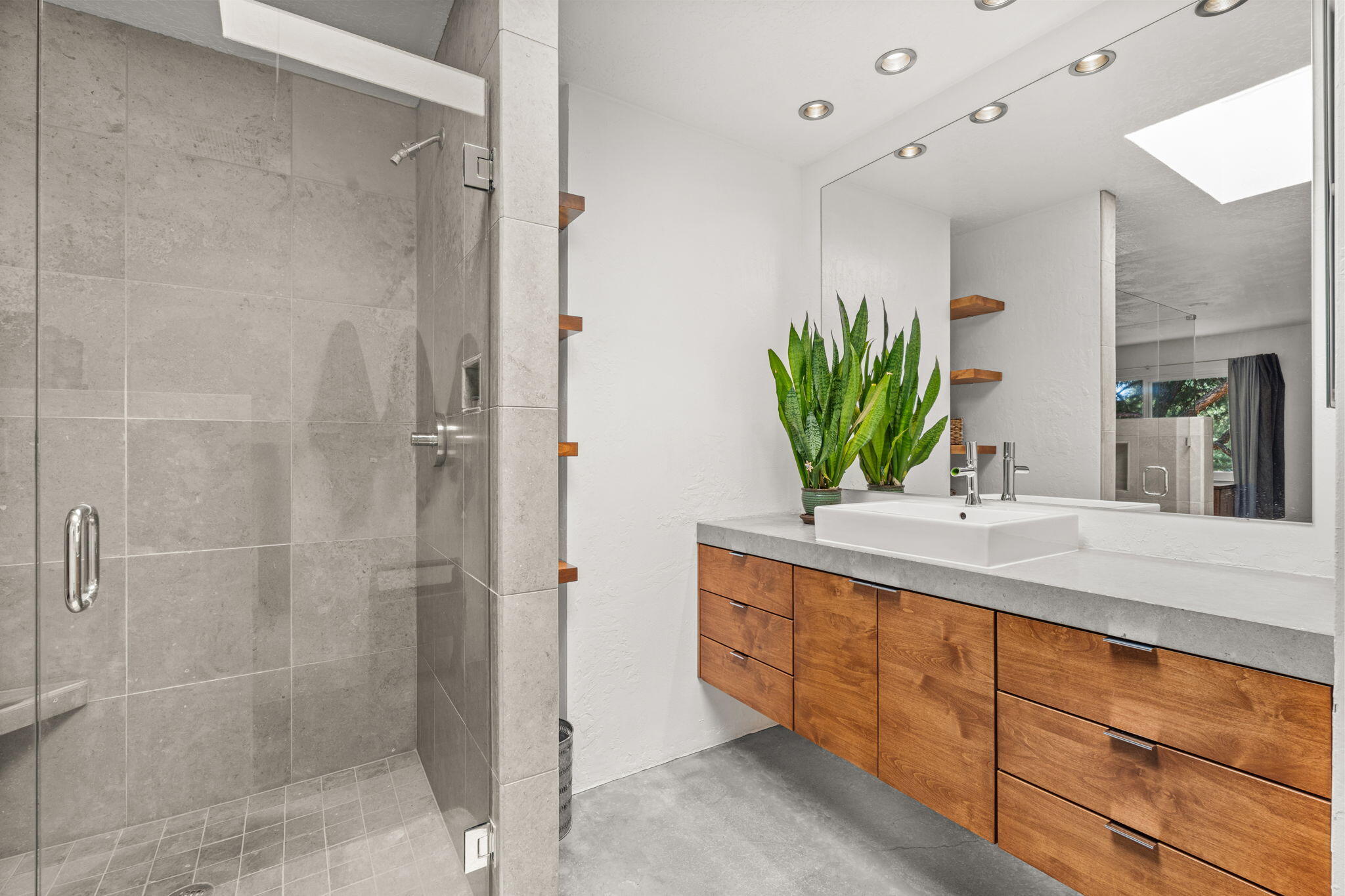 1837 TRAMWAY TERRACE Loop NE