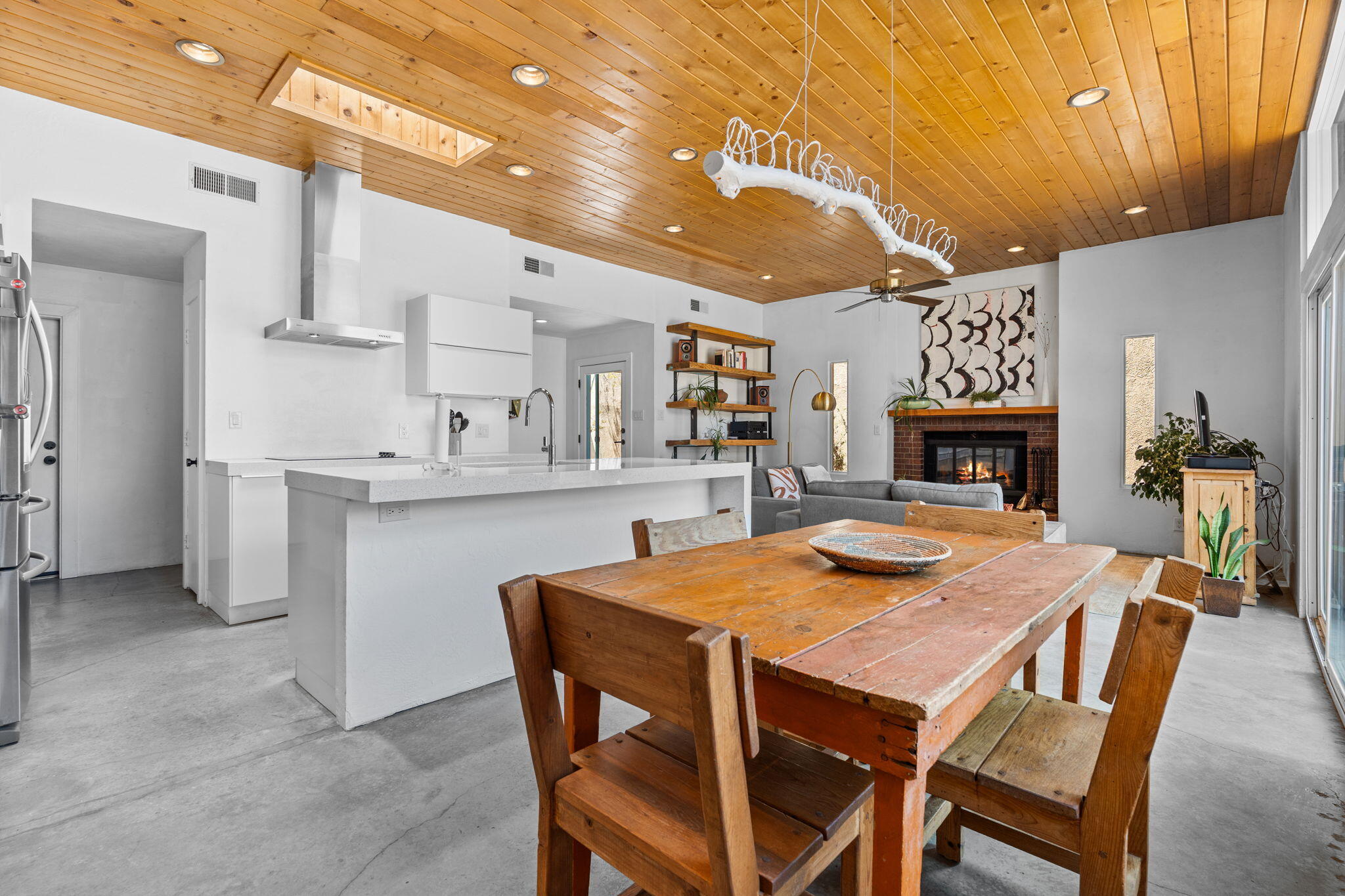 1837 TRAMWAY TERRACE Loop NE