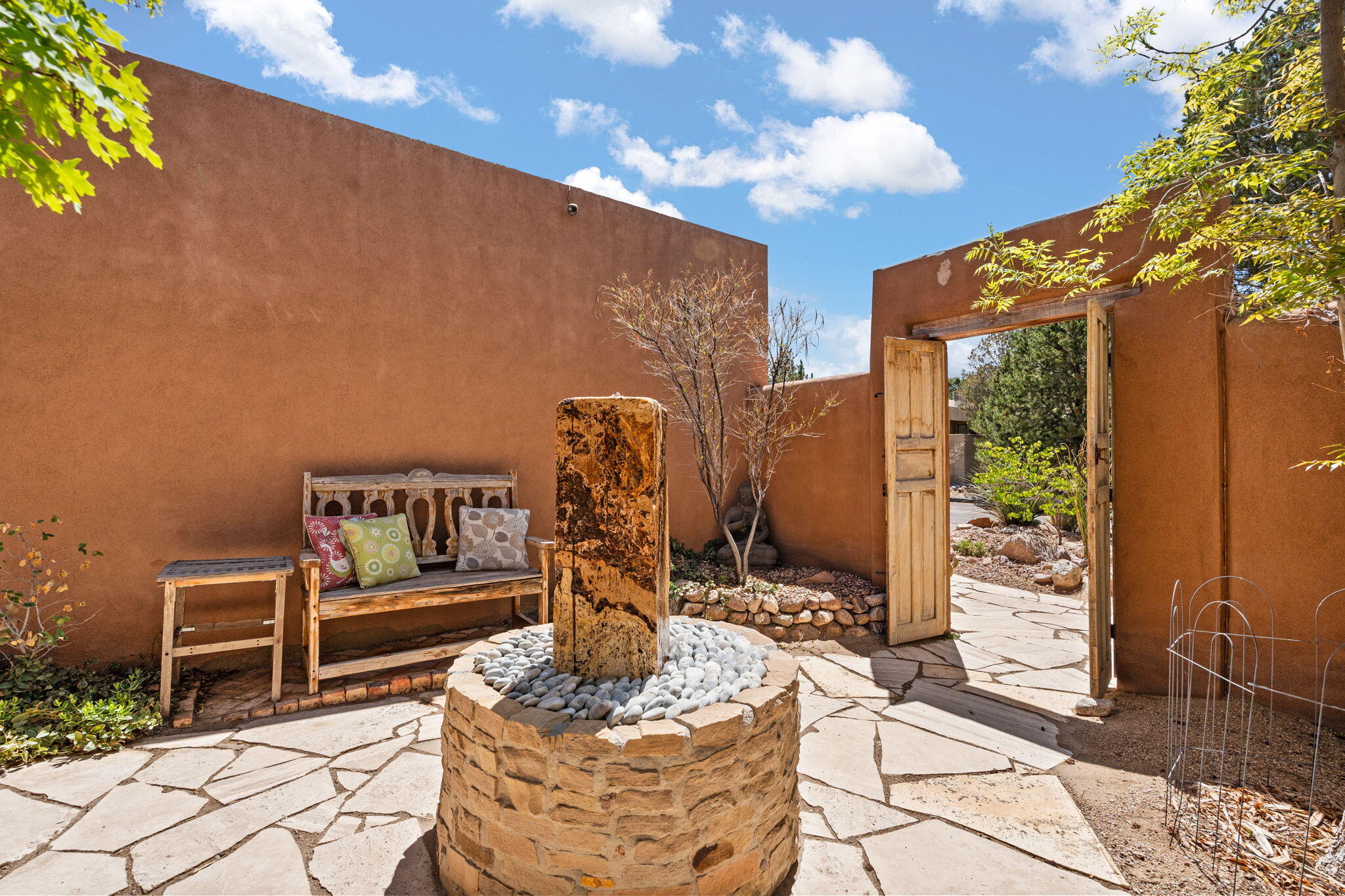 1837 TRAMWAY TERRACE Loop NE