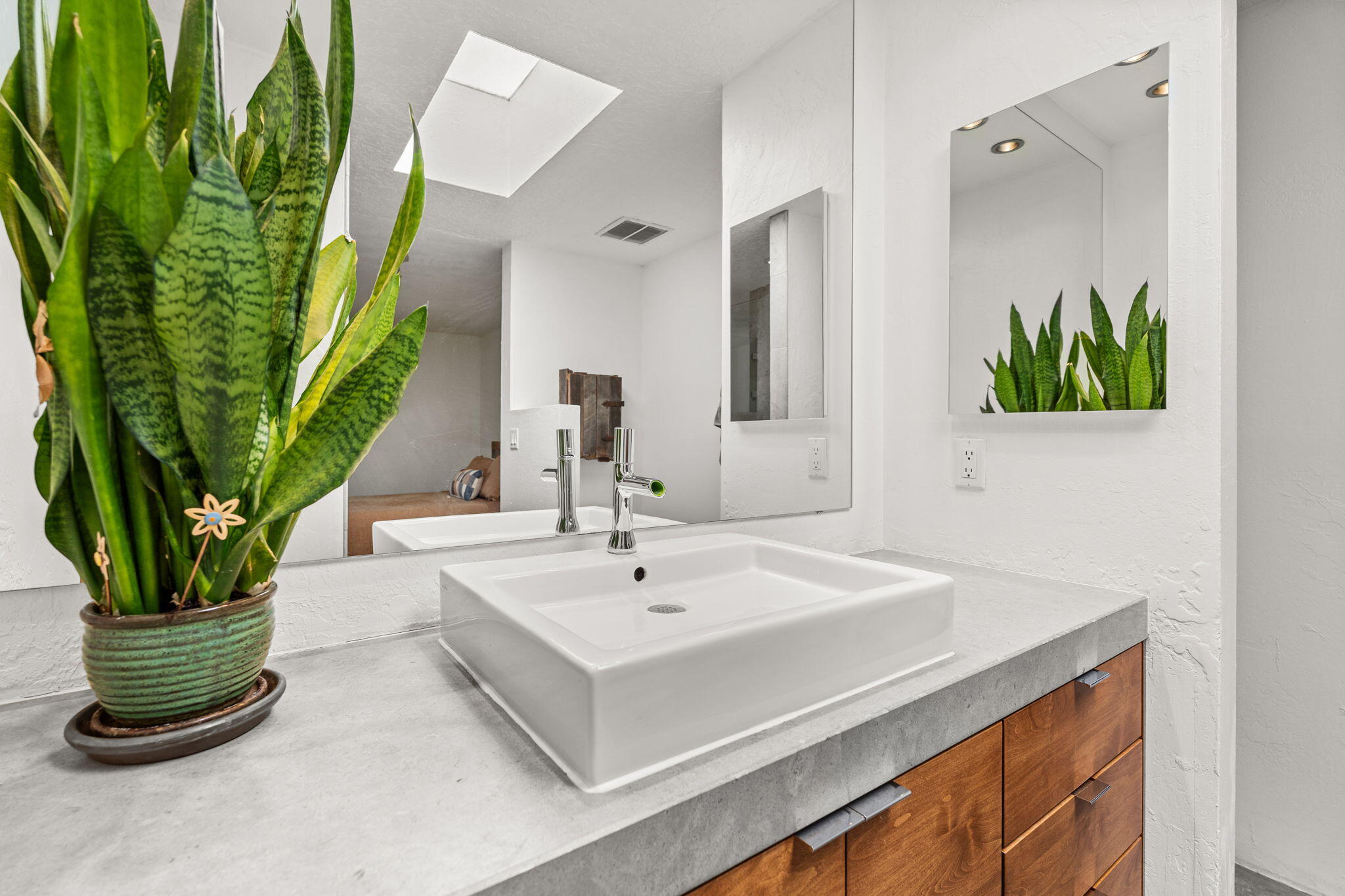 1837 TRAMWAY TERRACE Loop NE