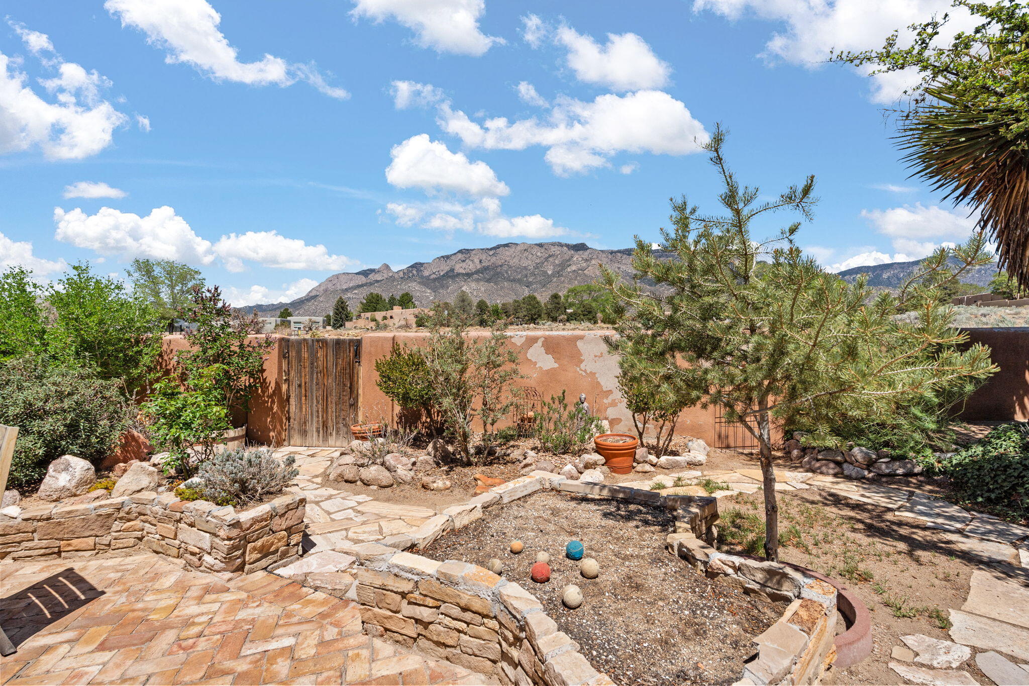 1837 TRAMWAY TERRACE Loop NE