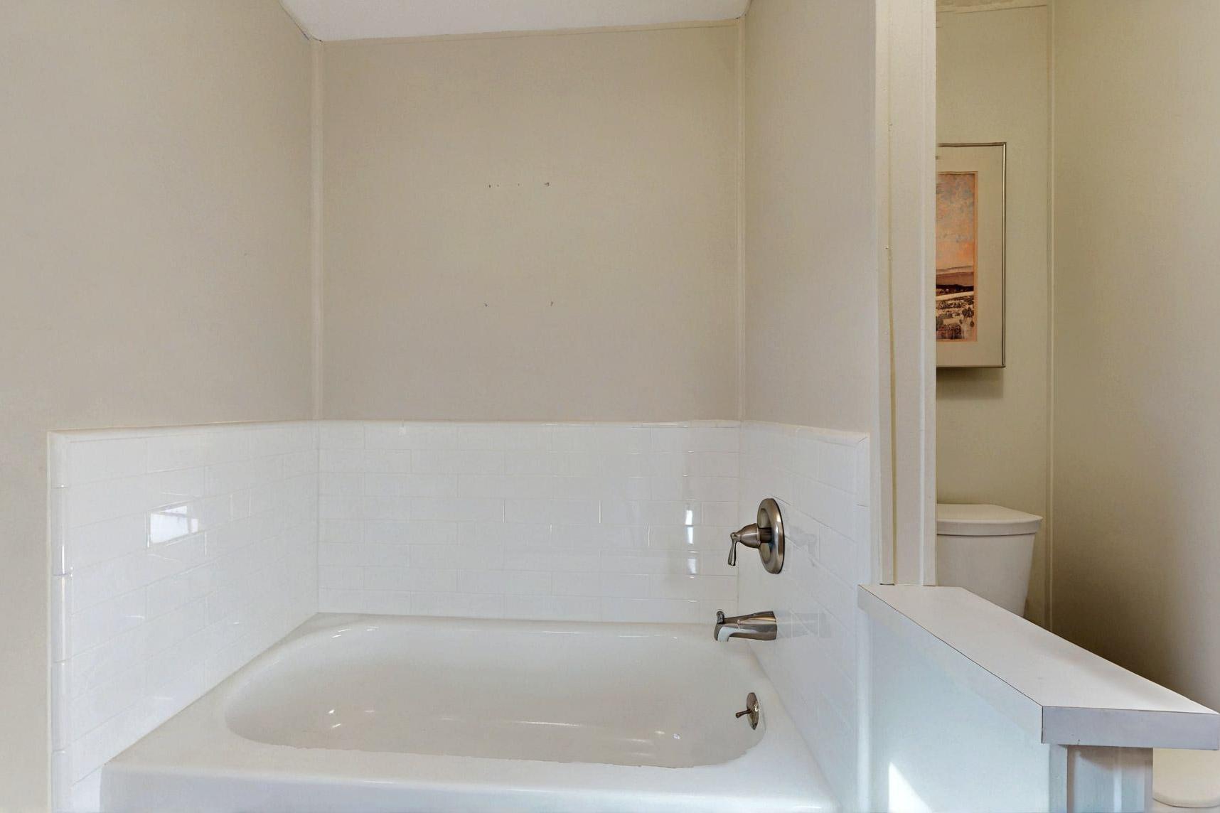 7112 Pan American Freeway NE 392