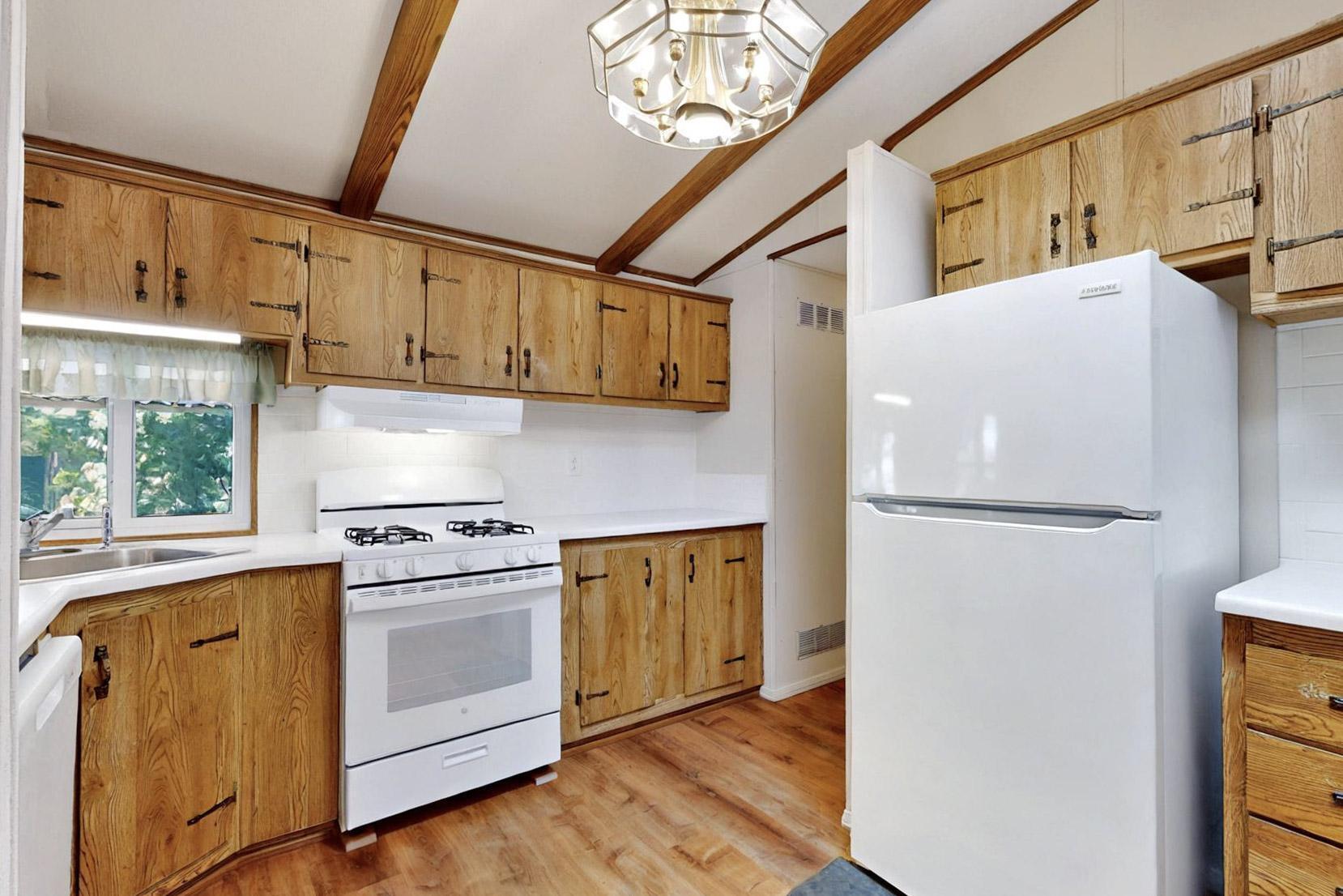 7112 Pan American Freeway NE 392