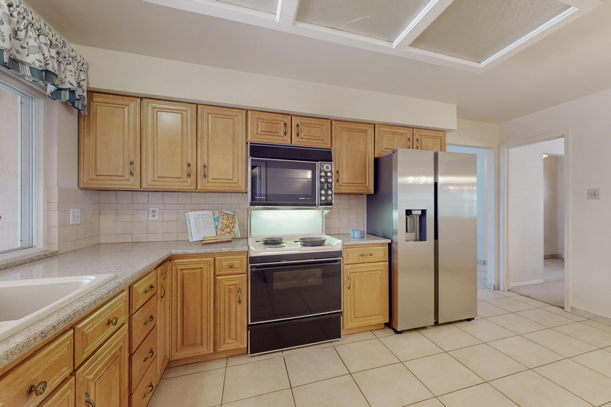11212 NASSAU Drive NE
