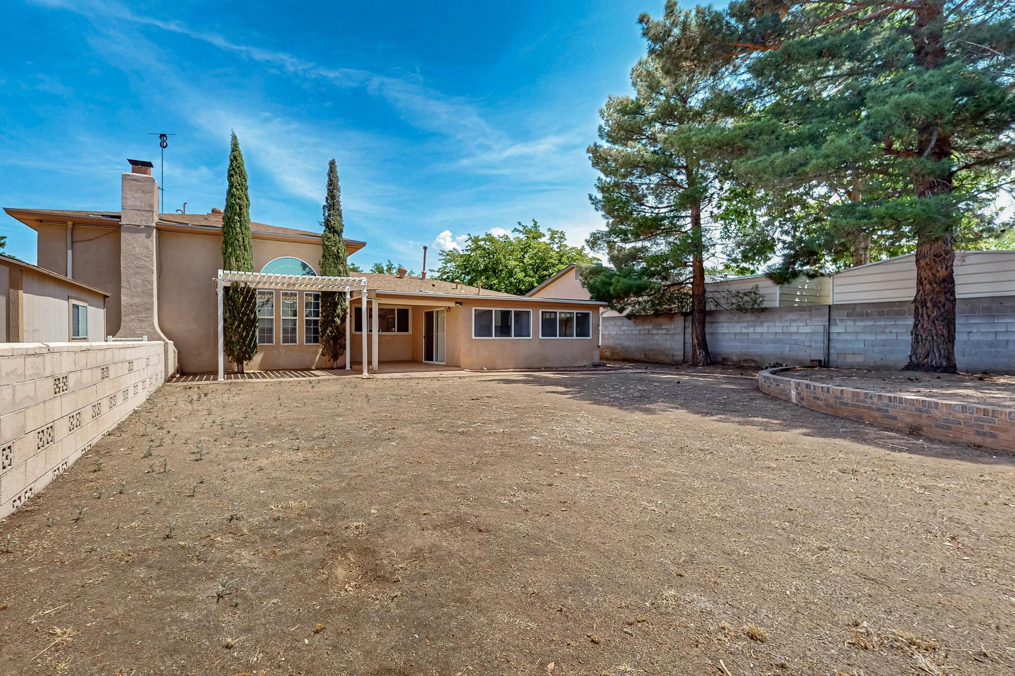 11212 NASSAU Drive NE