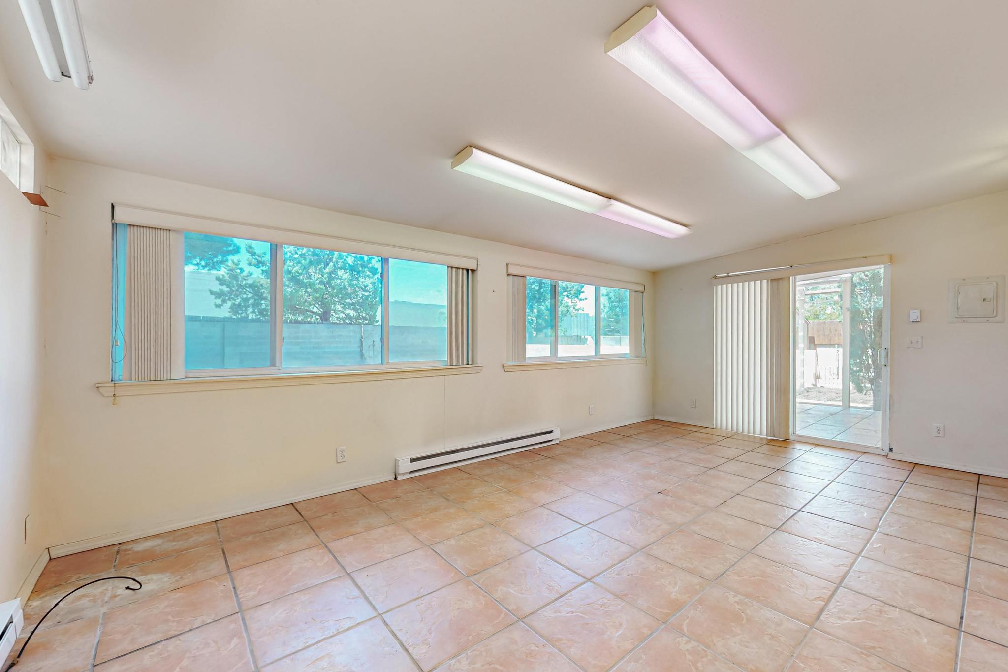 11212 NASSAU Drive NE