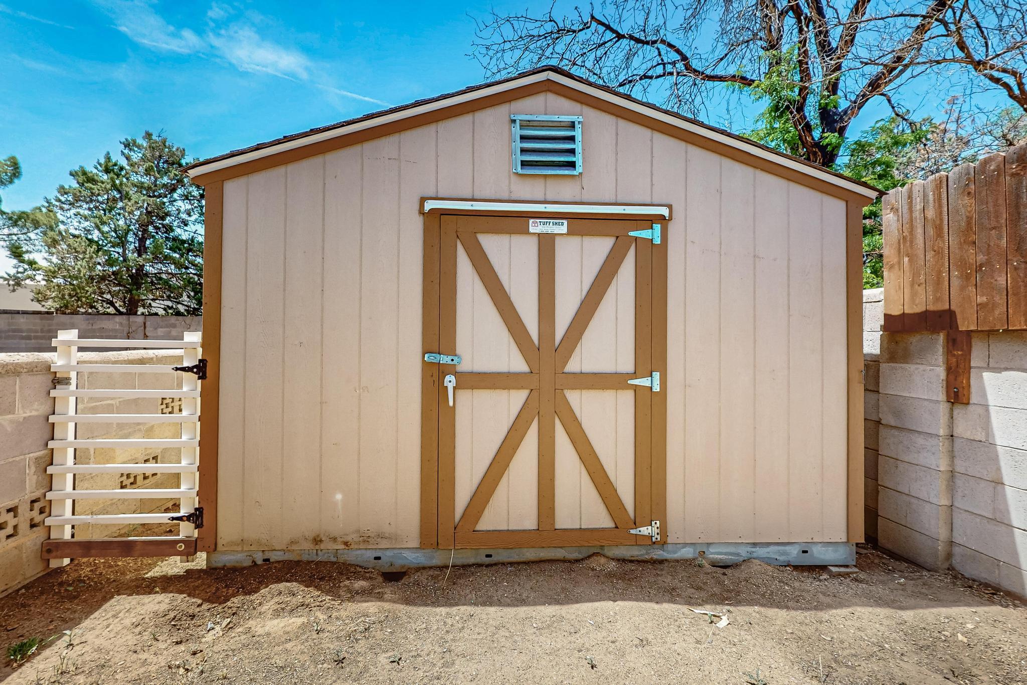 11212 NASSAU Drive NE