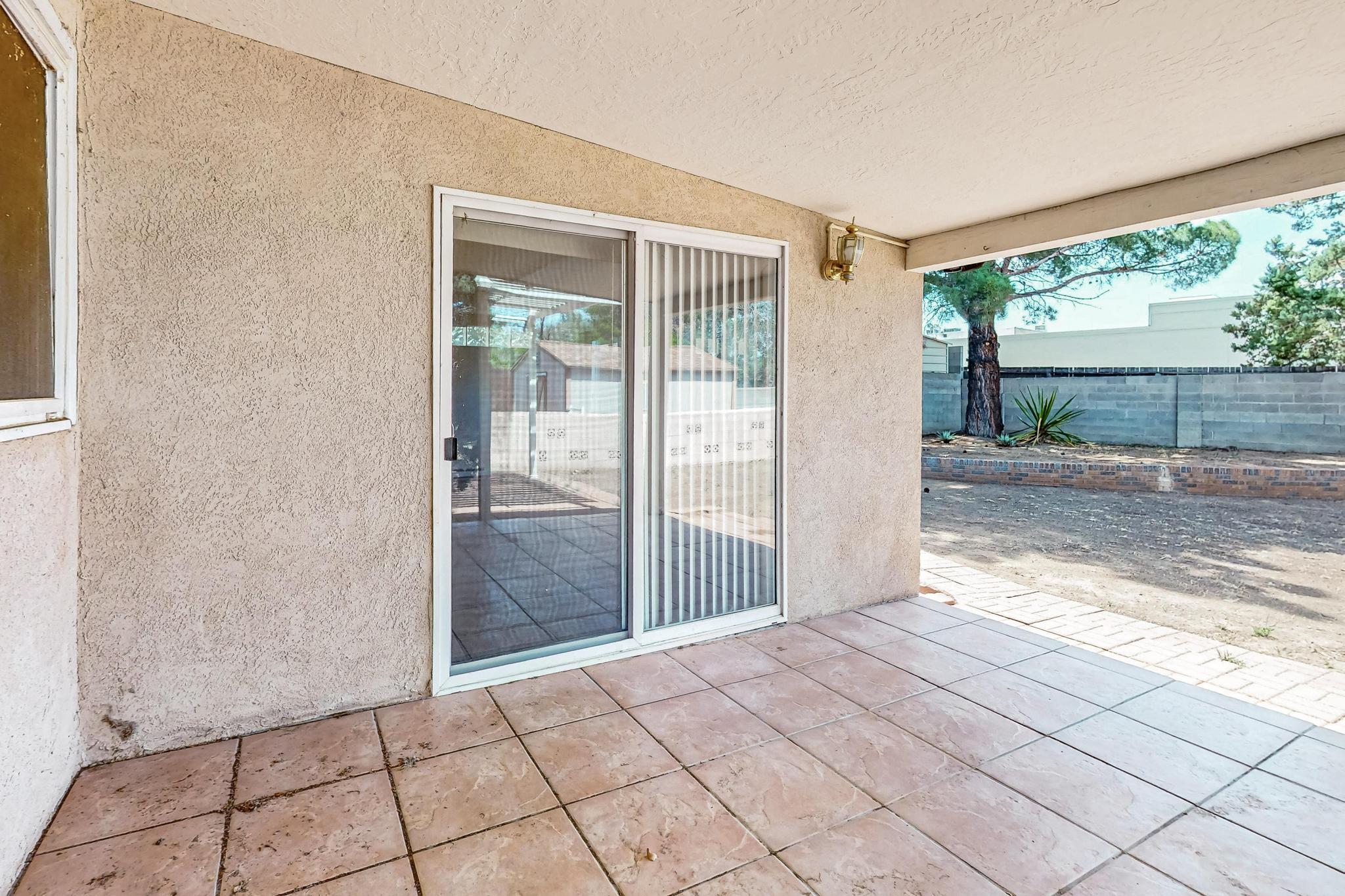 11212 NASSAU Drive NE