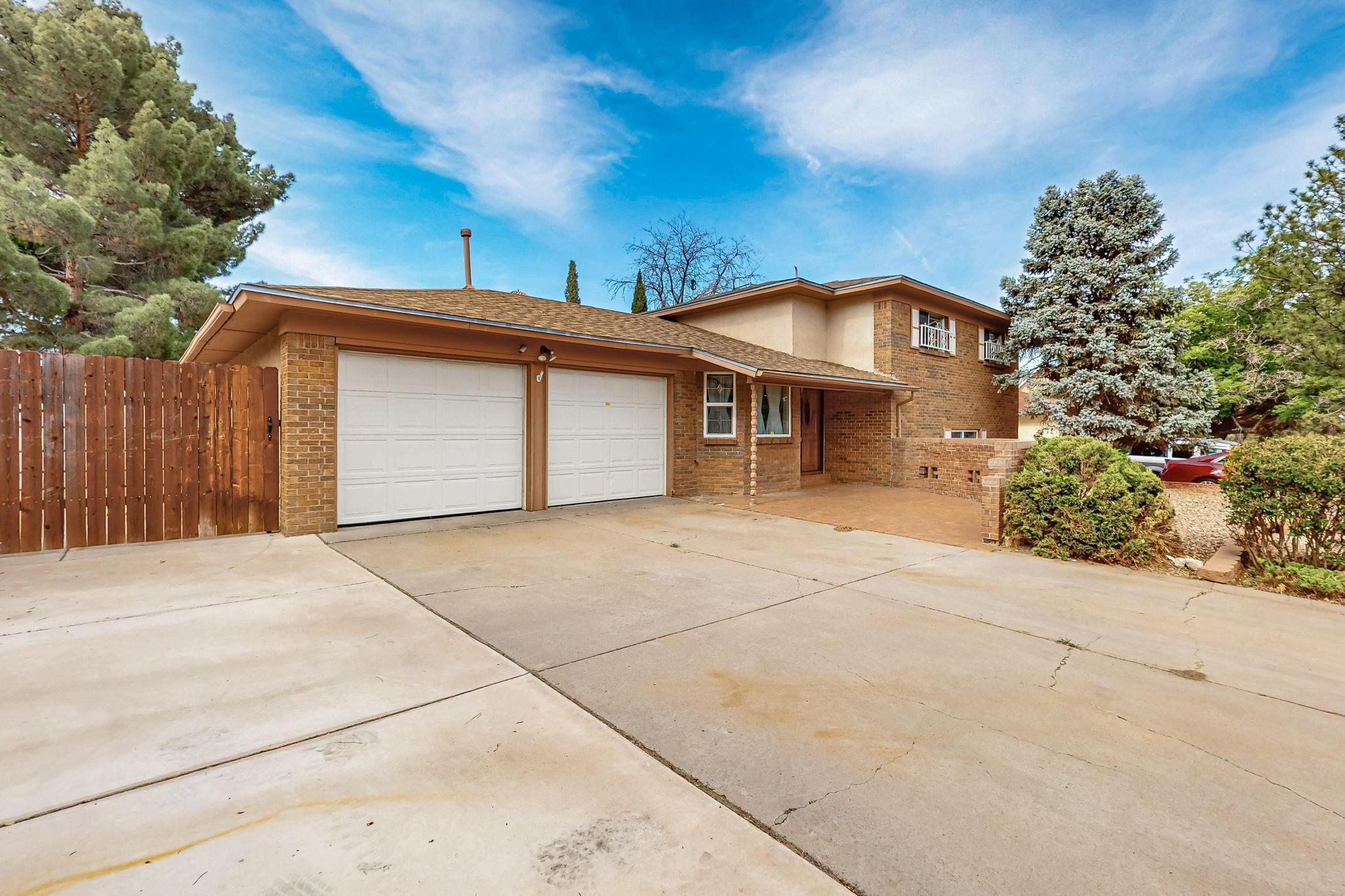 11212 NASSAU Drive NE