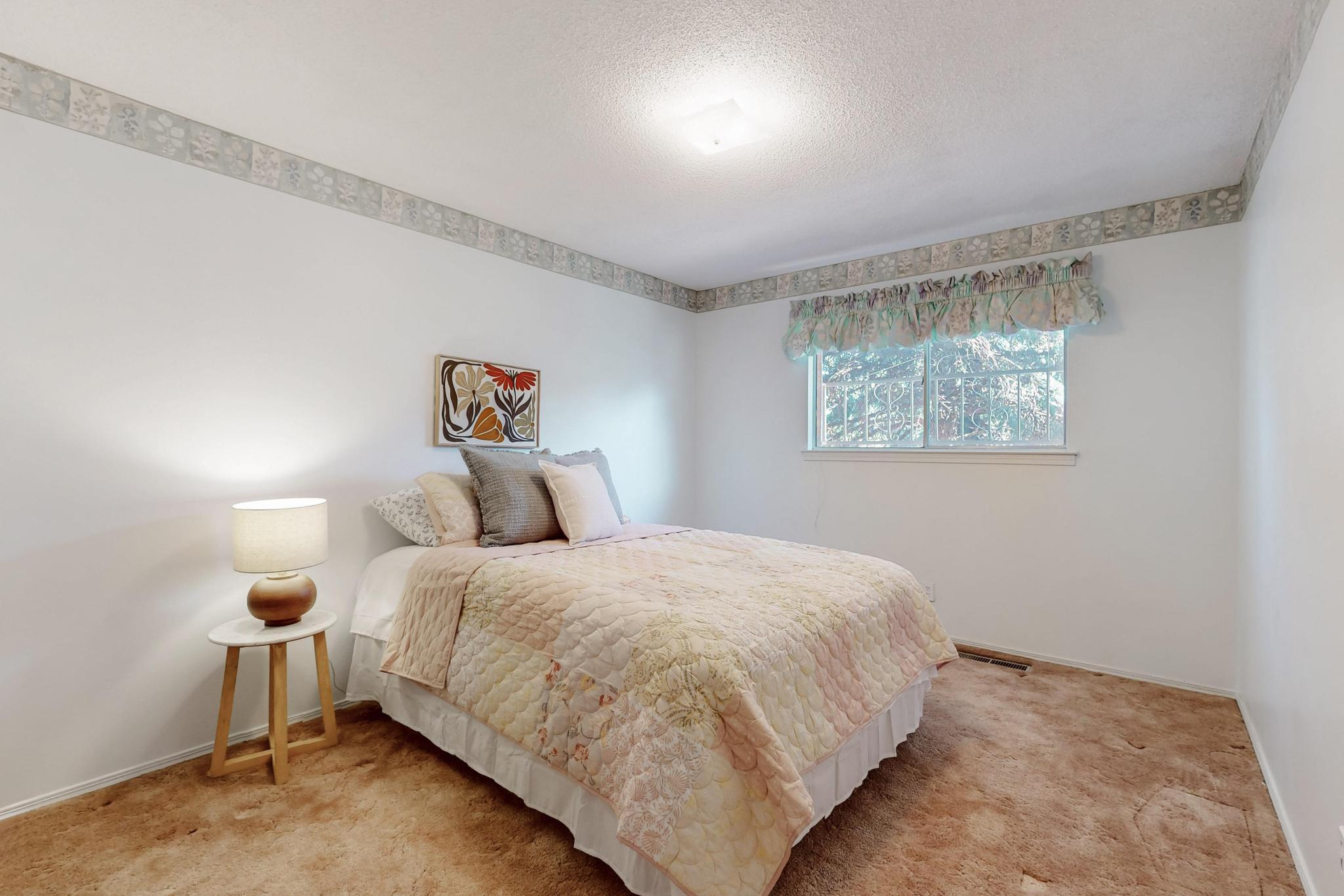 11212 NASSAU Drive NE