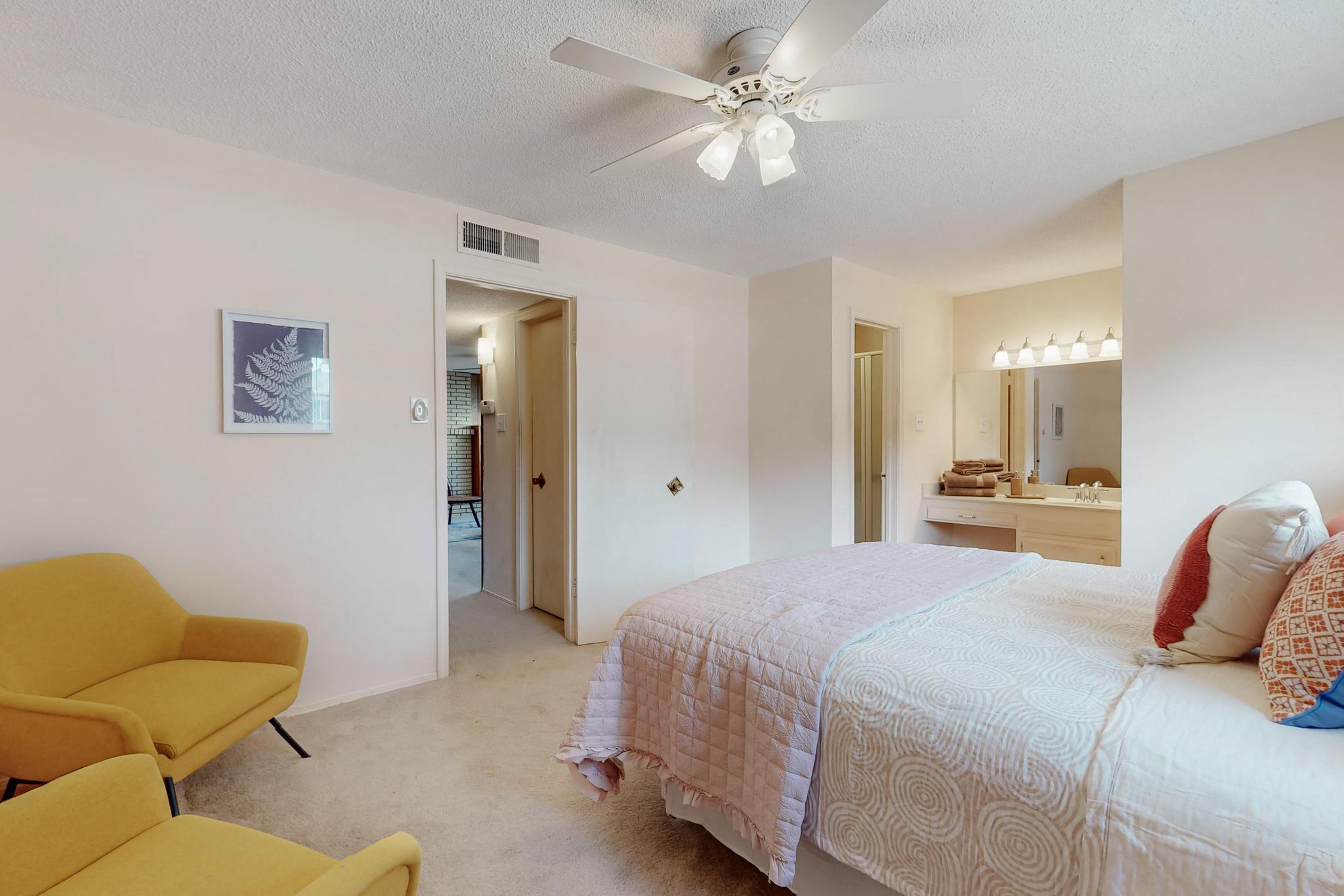 11212 NASSAU Drive NE