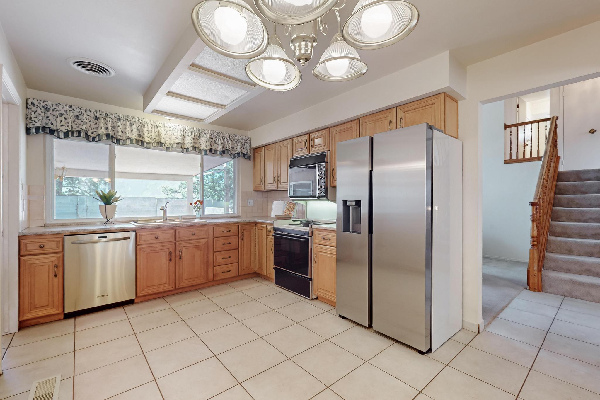 11212 NASSAU Drive NE