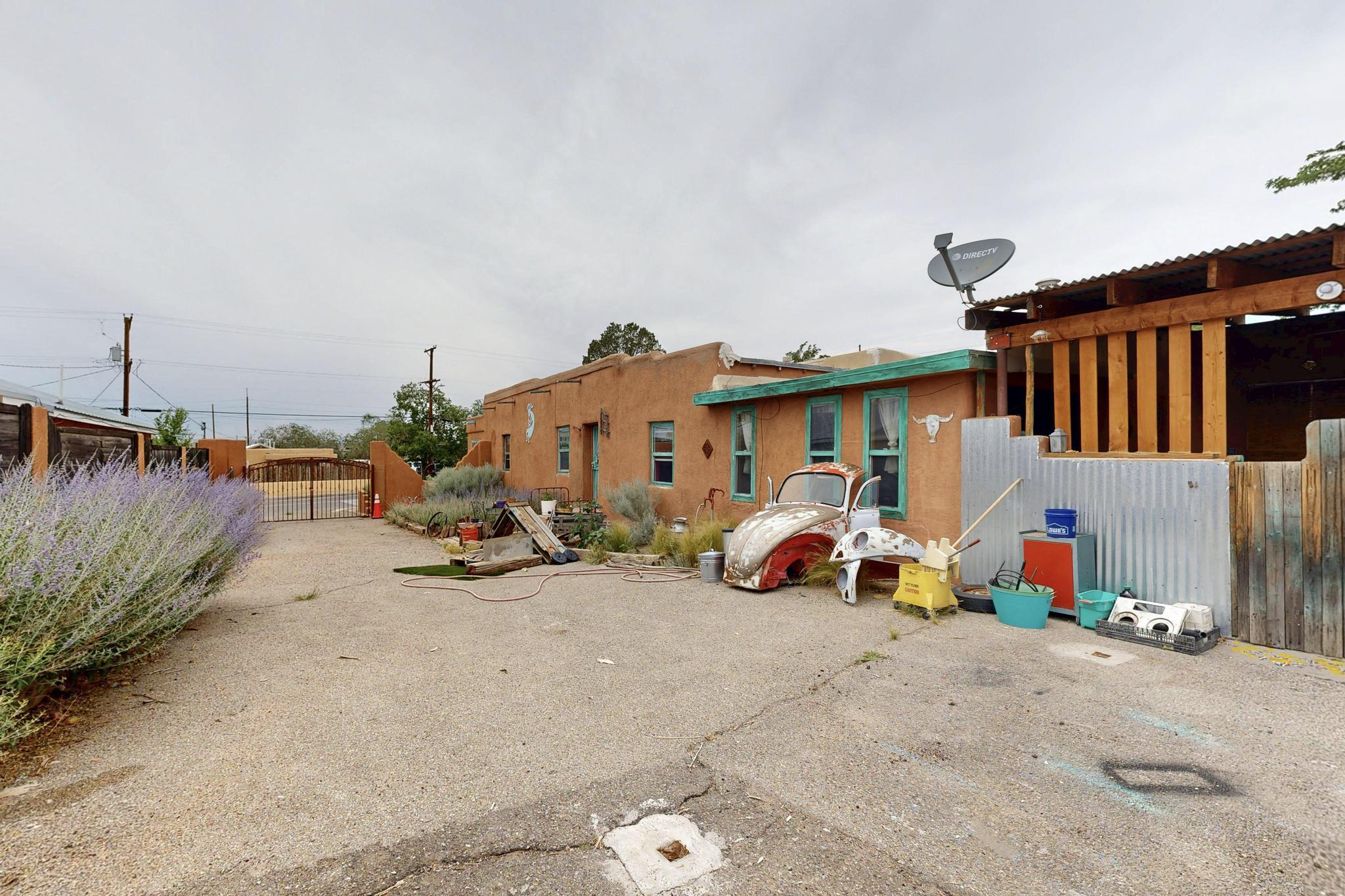 1116 EDITH Boulevard NE