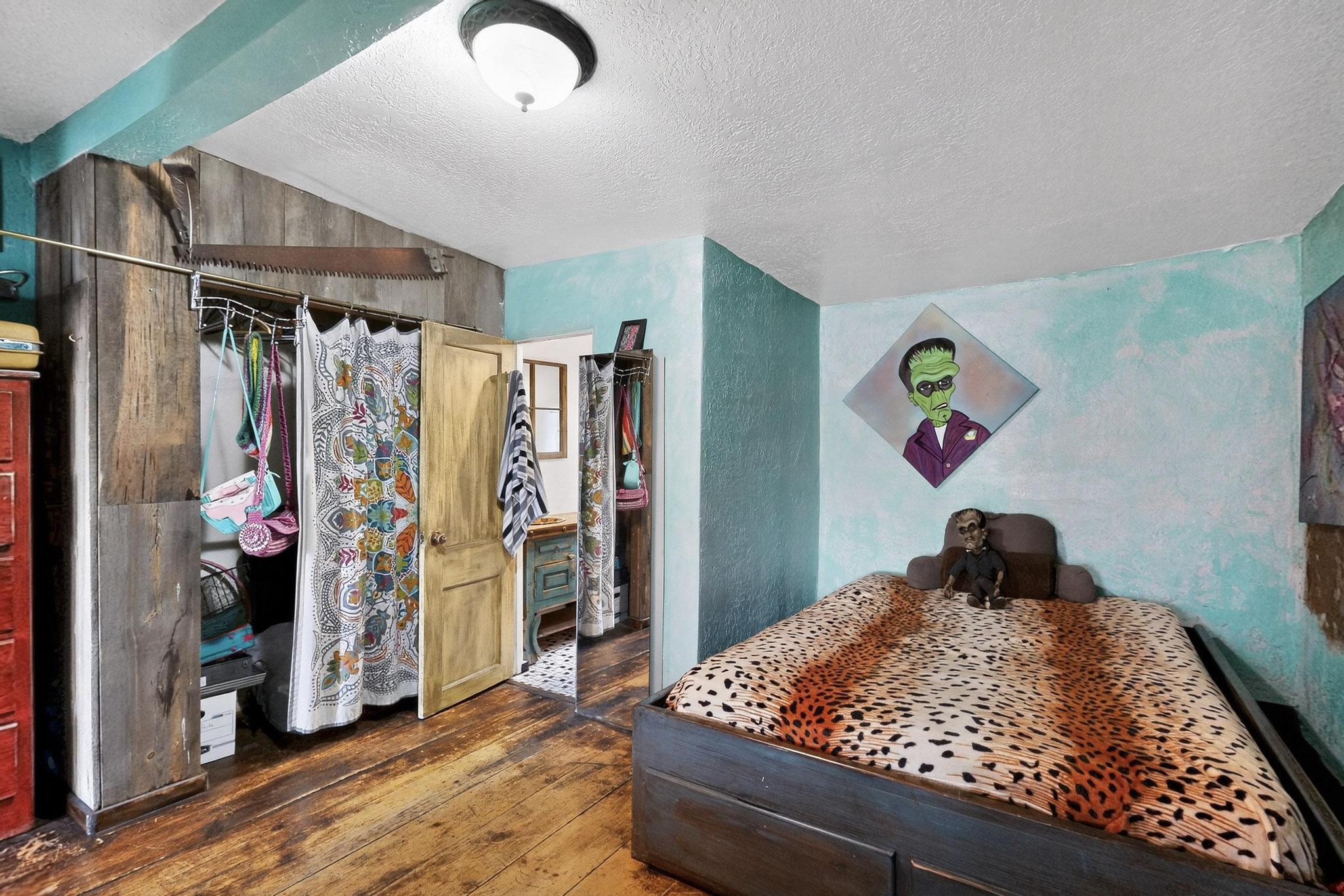 1116 EDITH Boulevard NE
