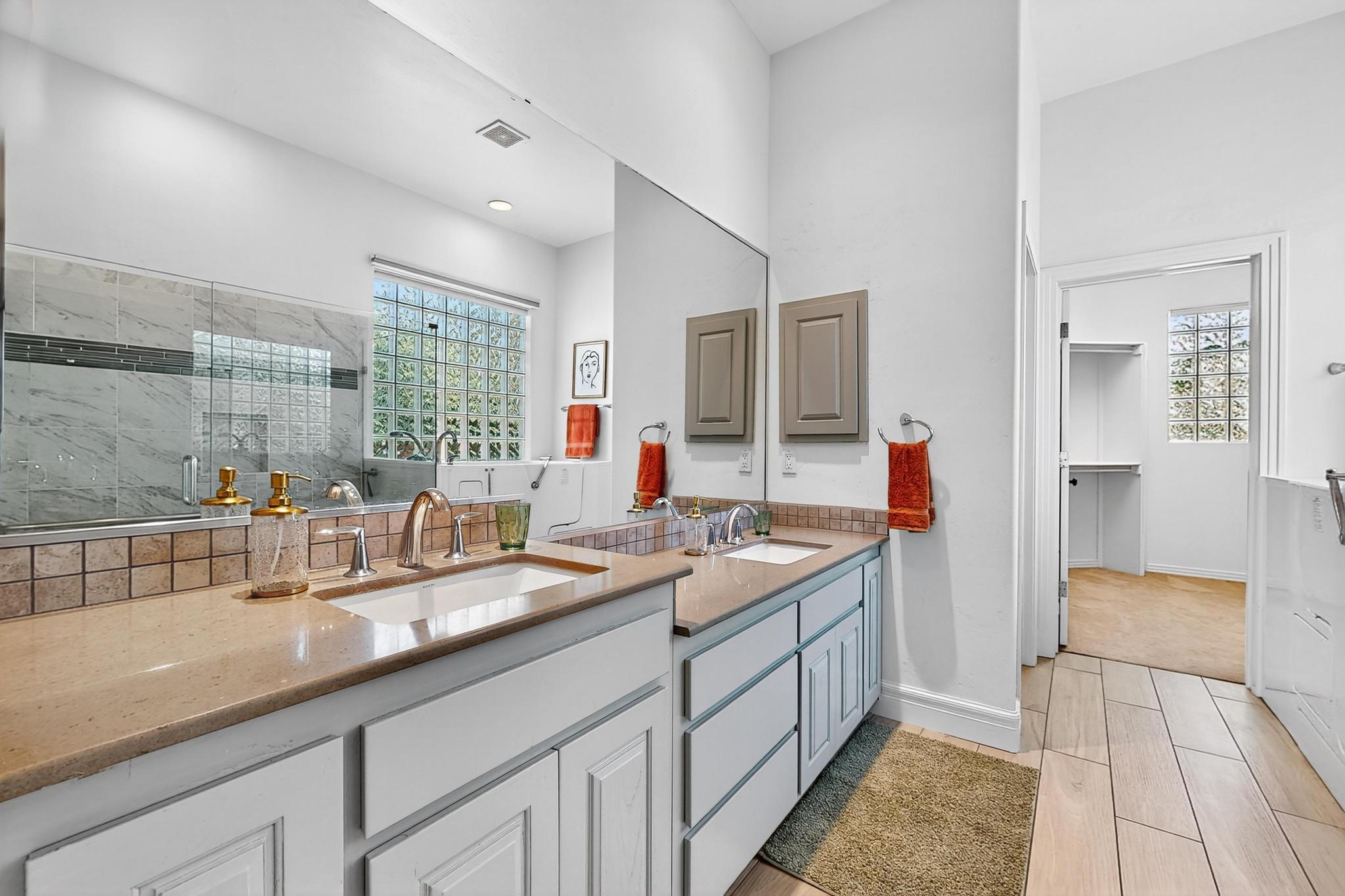 6101 PURPLE ASTER Lane NE