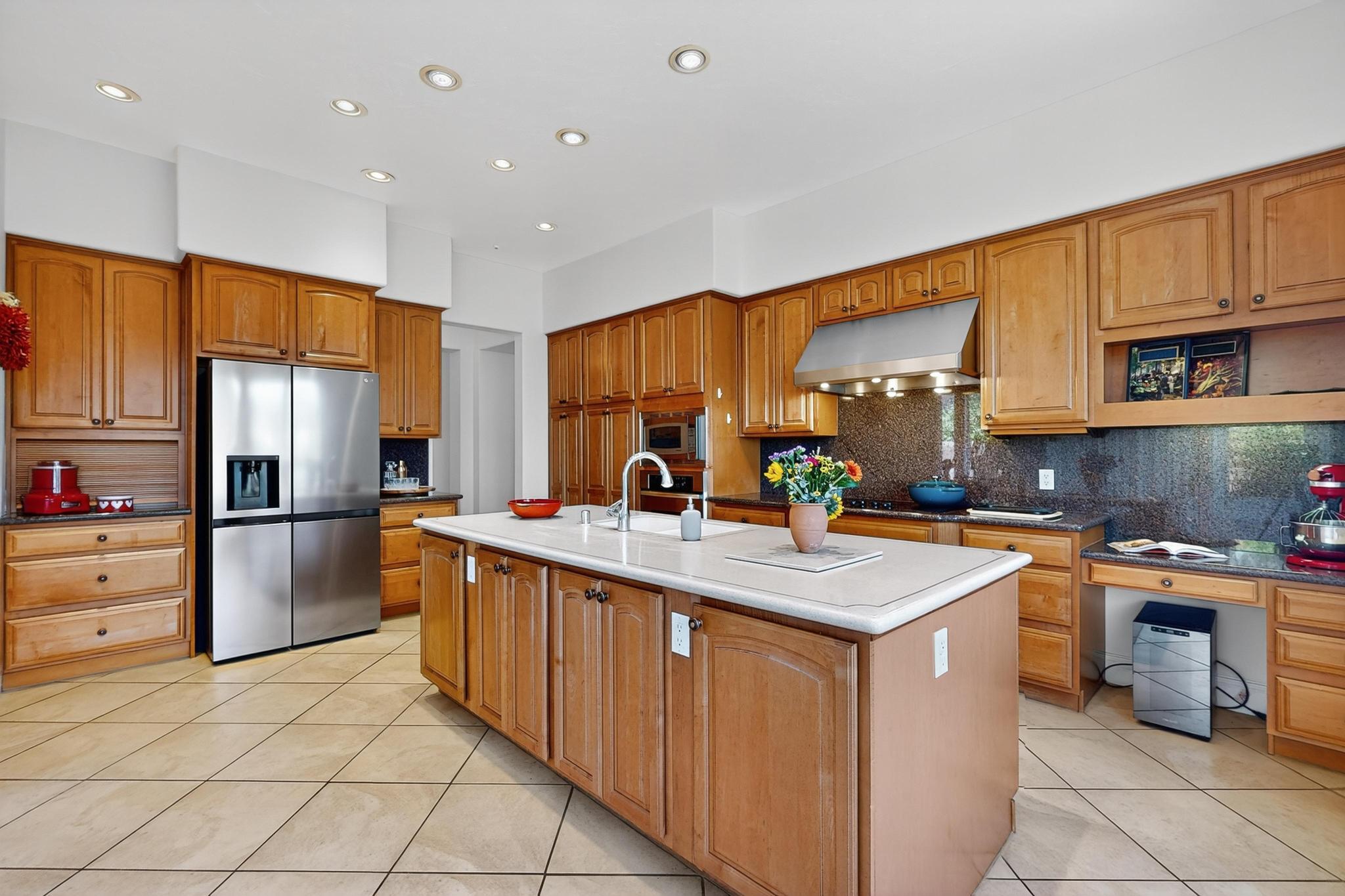 6101 PURPLE ASTER Lane NE