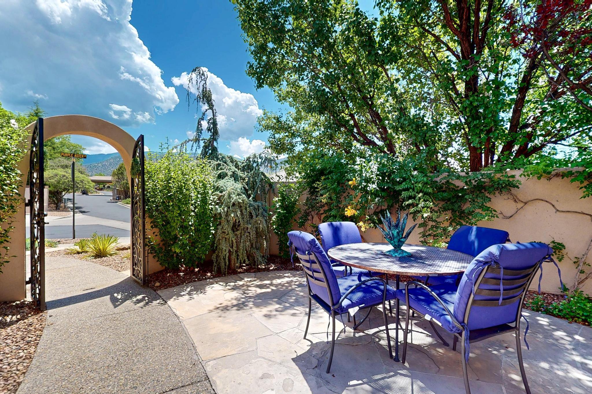 6101 PURPLE ASTER Lane NE