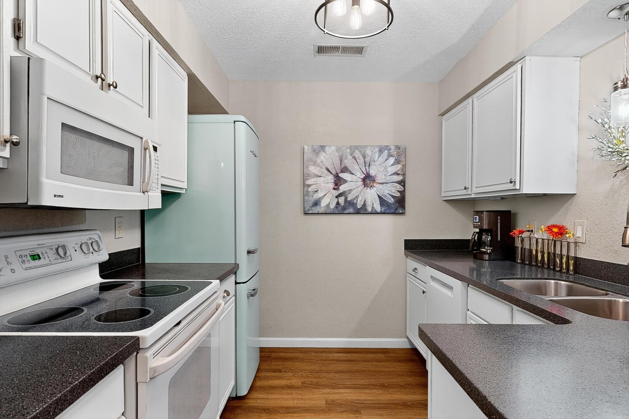 2900 VISTA DEL REY NE 1C