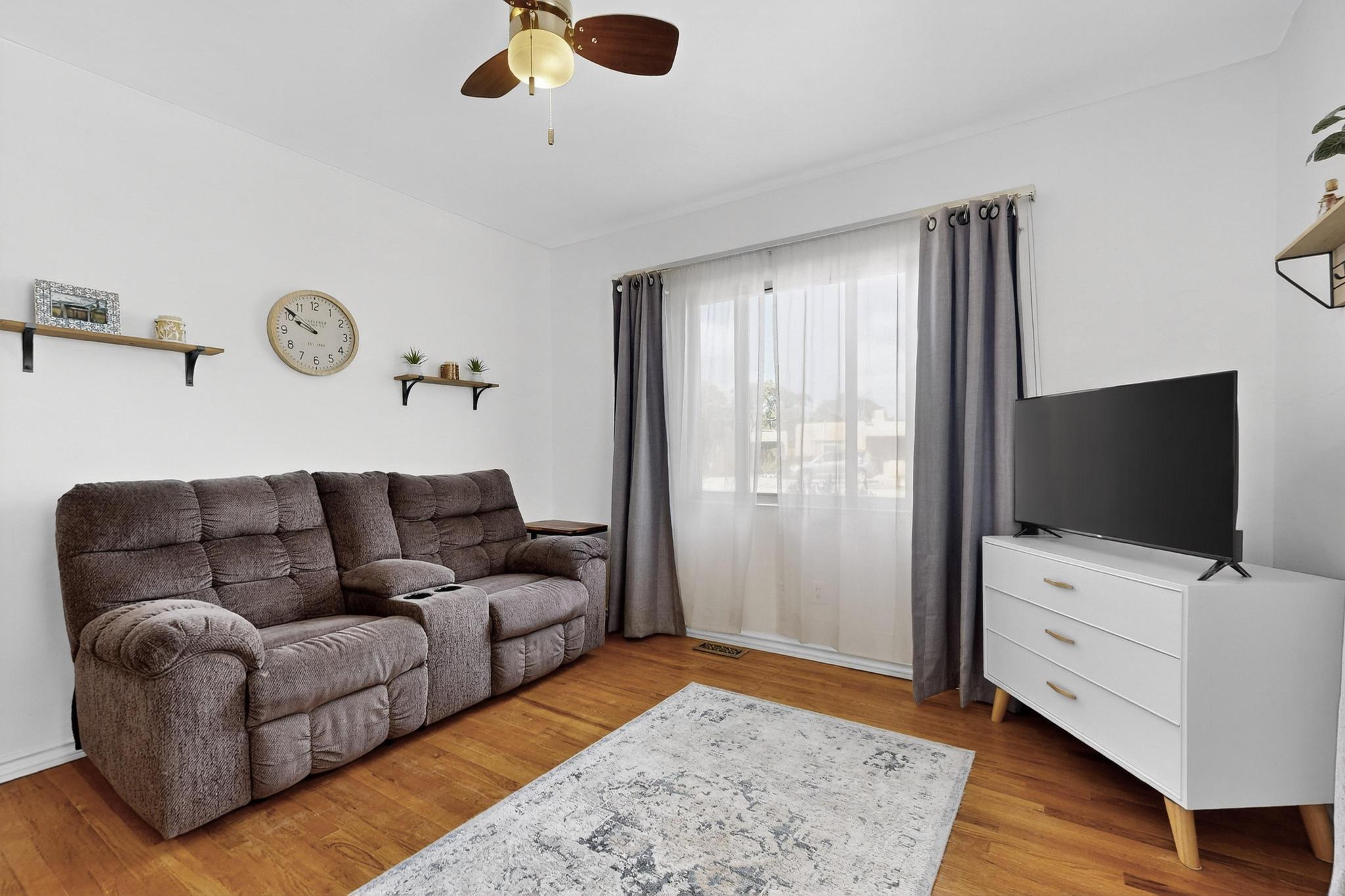 326 WASHINGTON Street NE