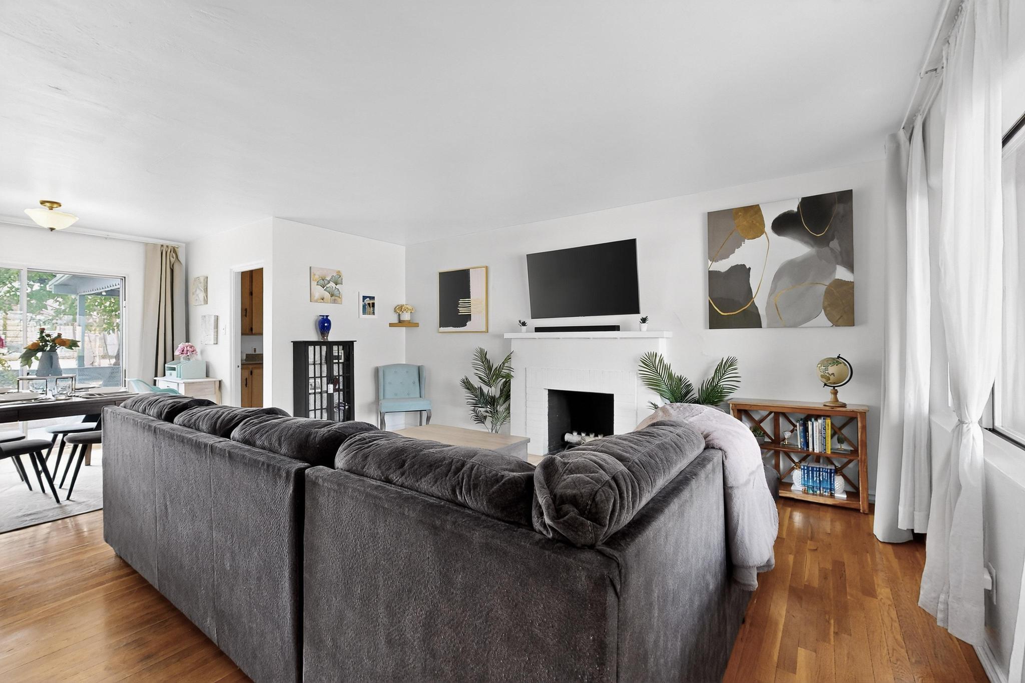 326 WASHINGTON Street NE