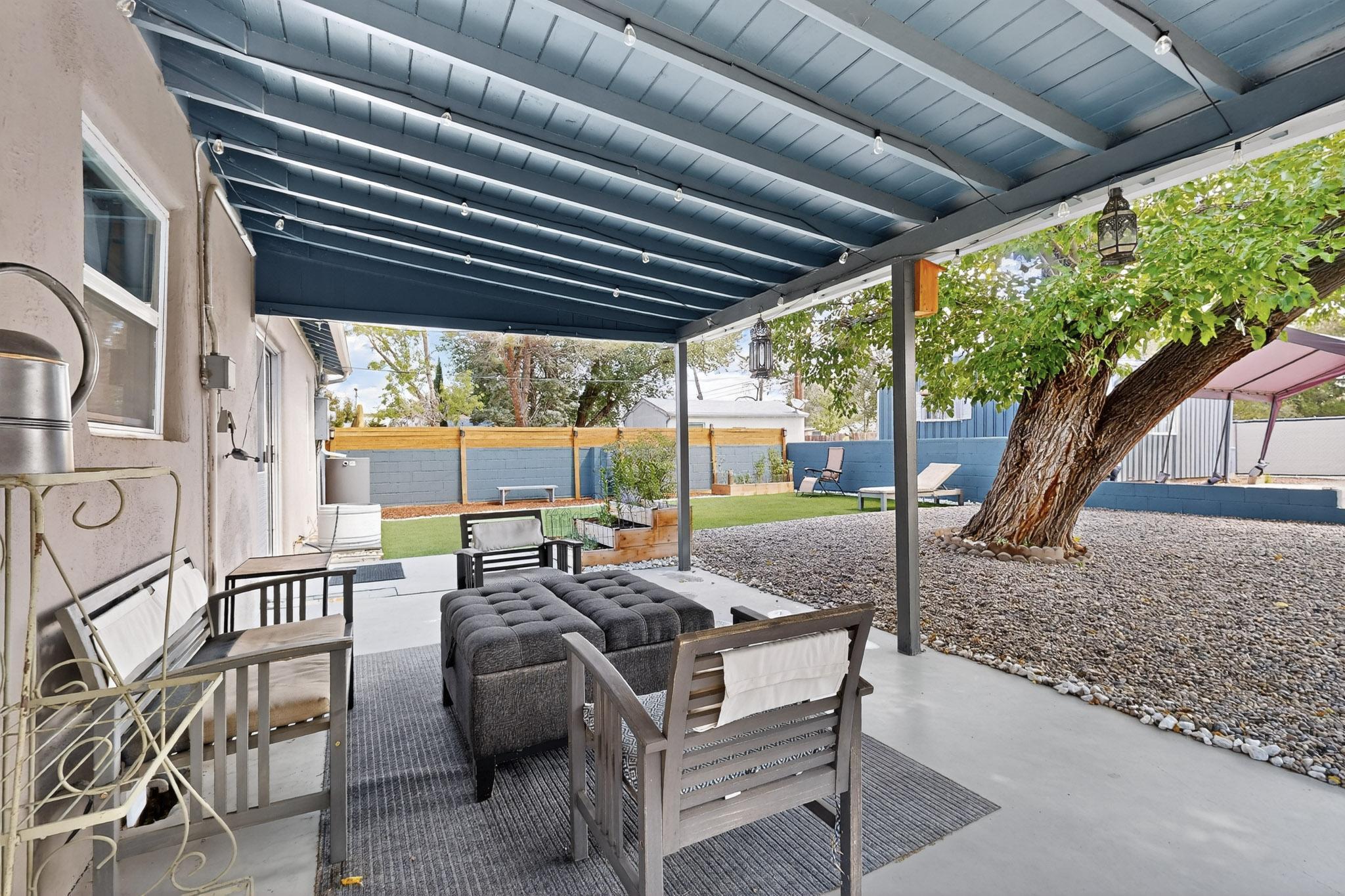 326 WASHINGTON Street NE