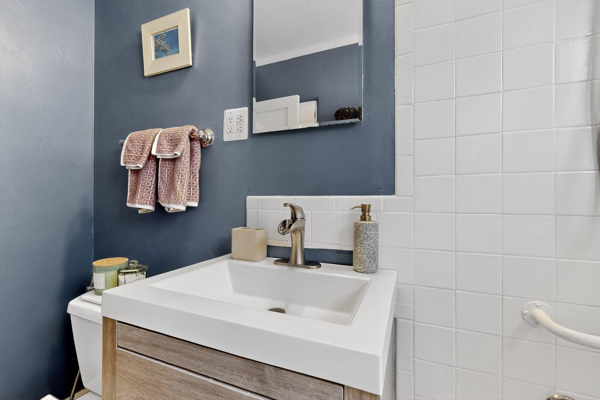 326 WASHINGTON Street NE