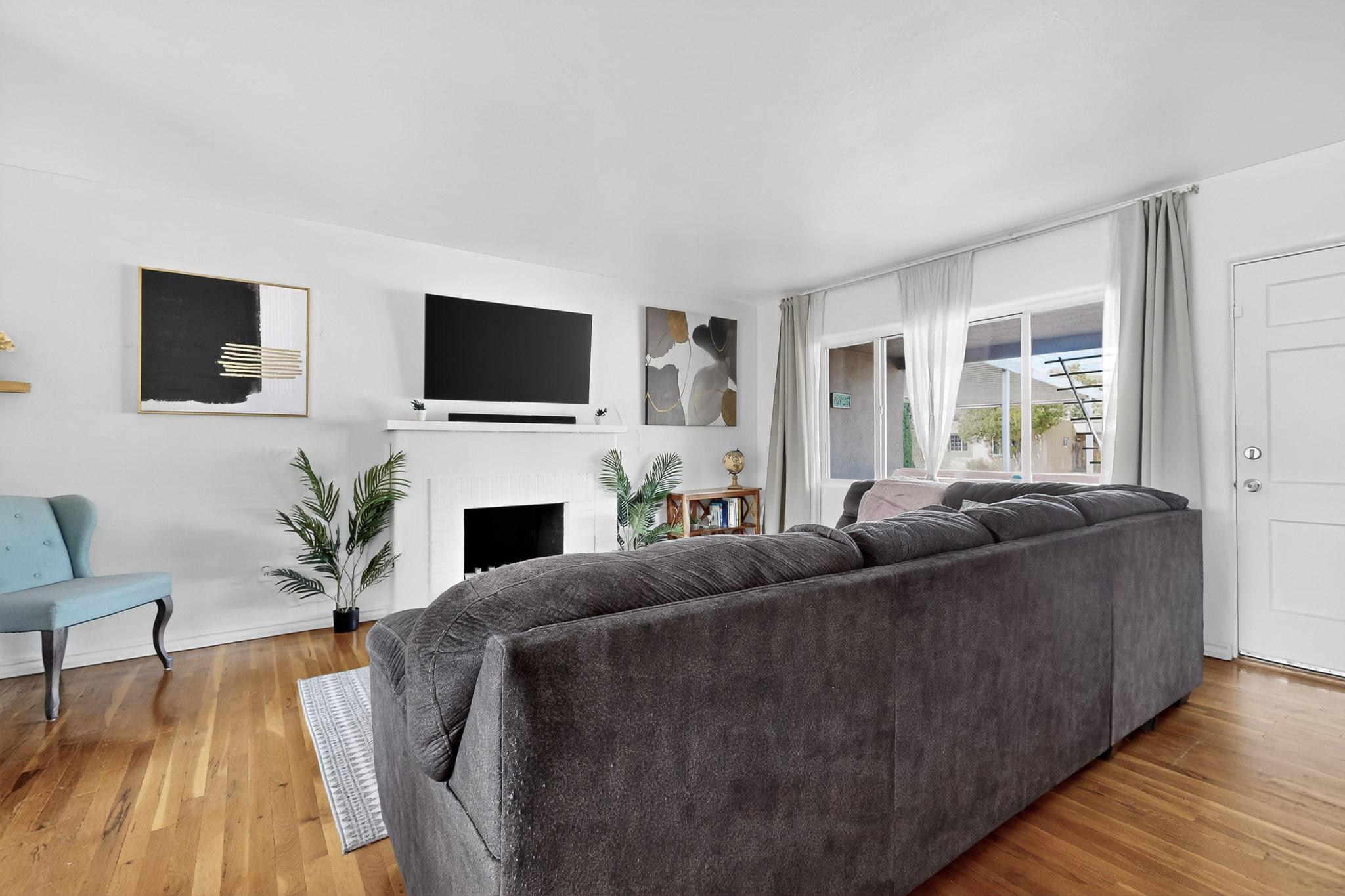 326 WASHINGTON Street NE