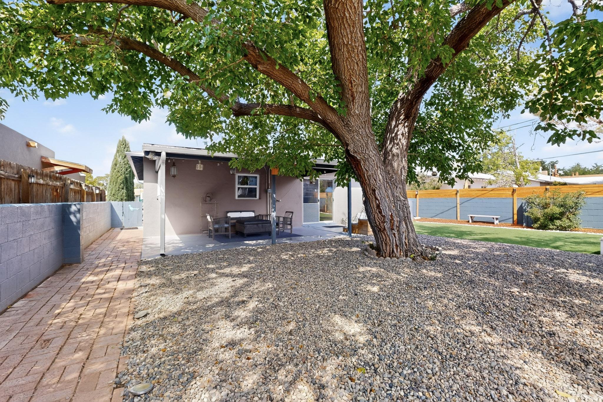 326 WASHINGTON Street NE