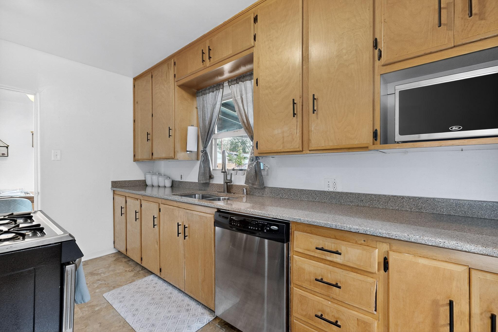 326 WASHINGTON Street NE