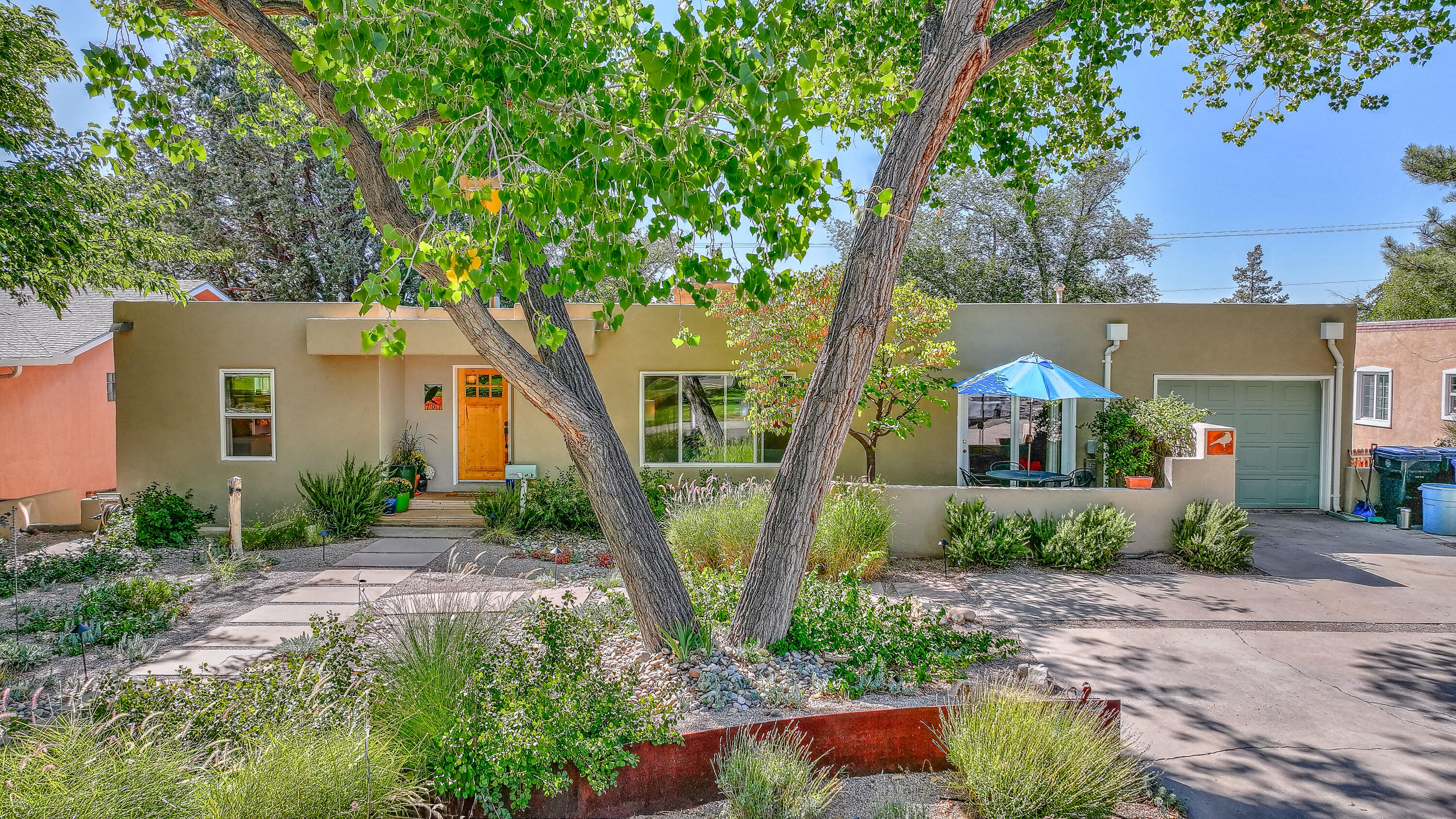 707 RICHMOND Drive SE