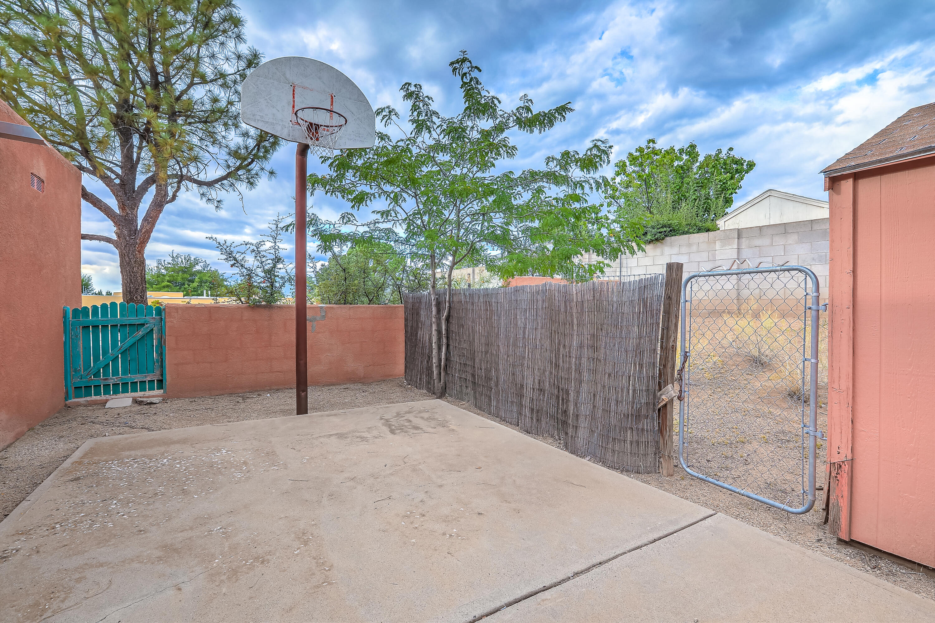 1020 BRAZOS Place SE