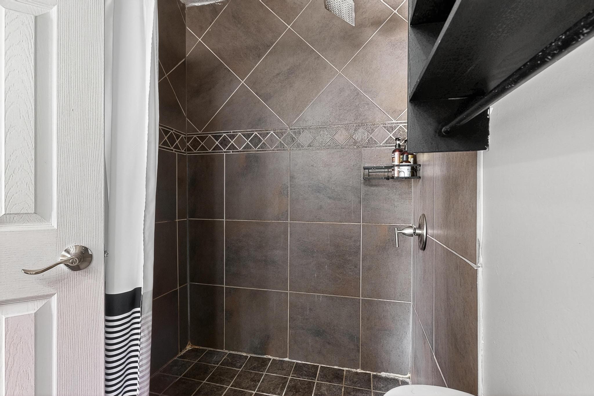 5432 Mariposa Drive NW