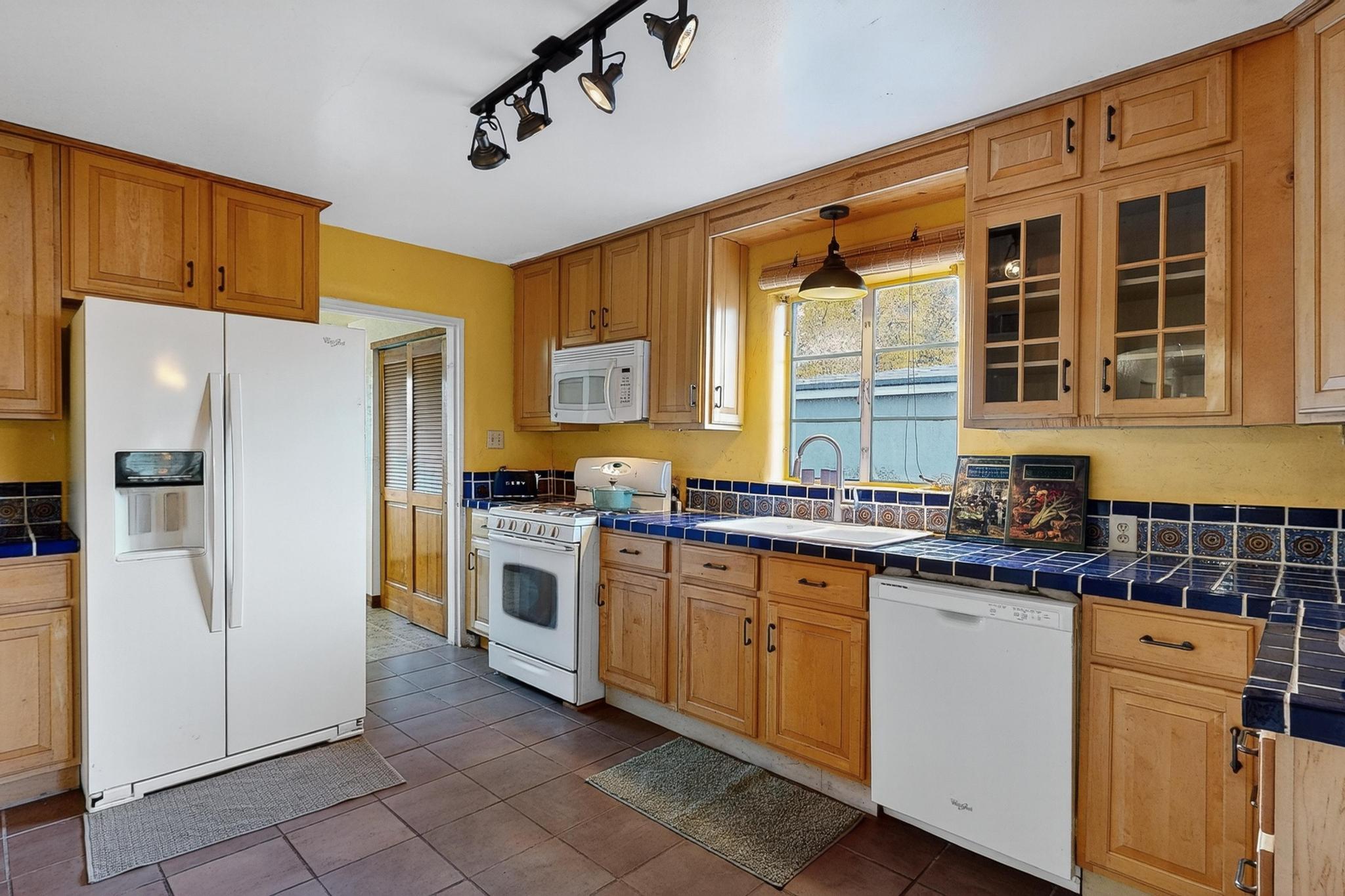 518 Green Valley Road NW