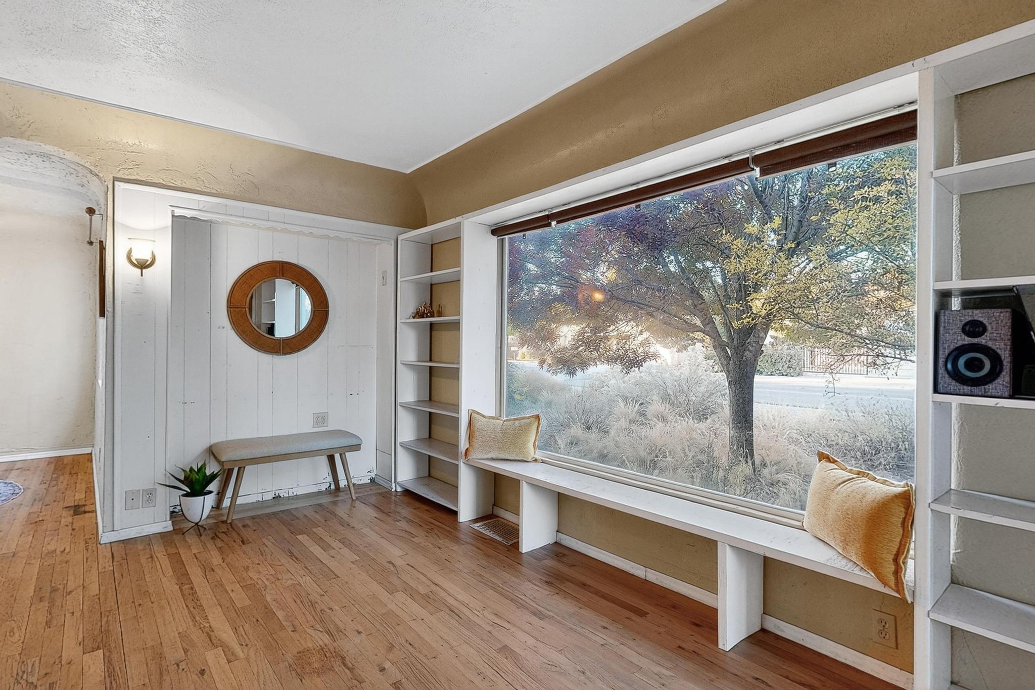 518 Green Valley Road NW