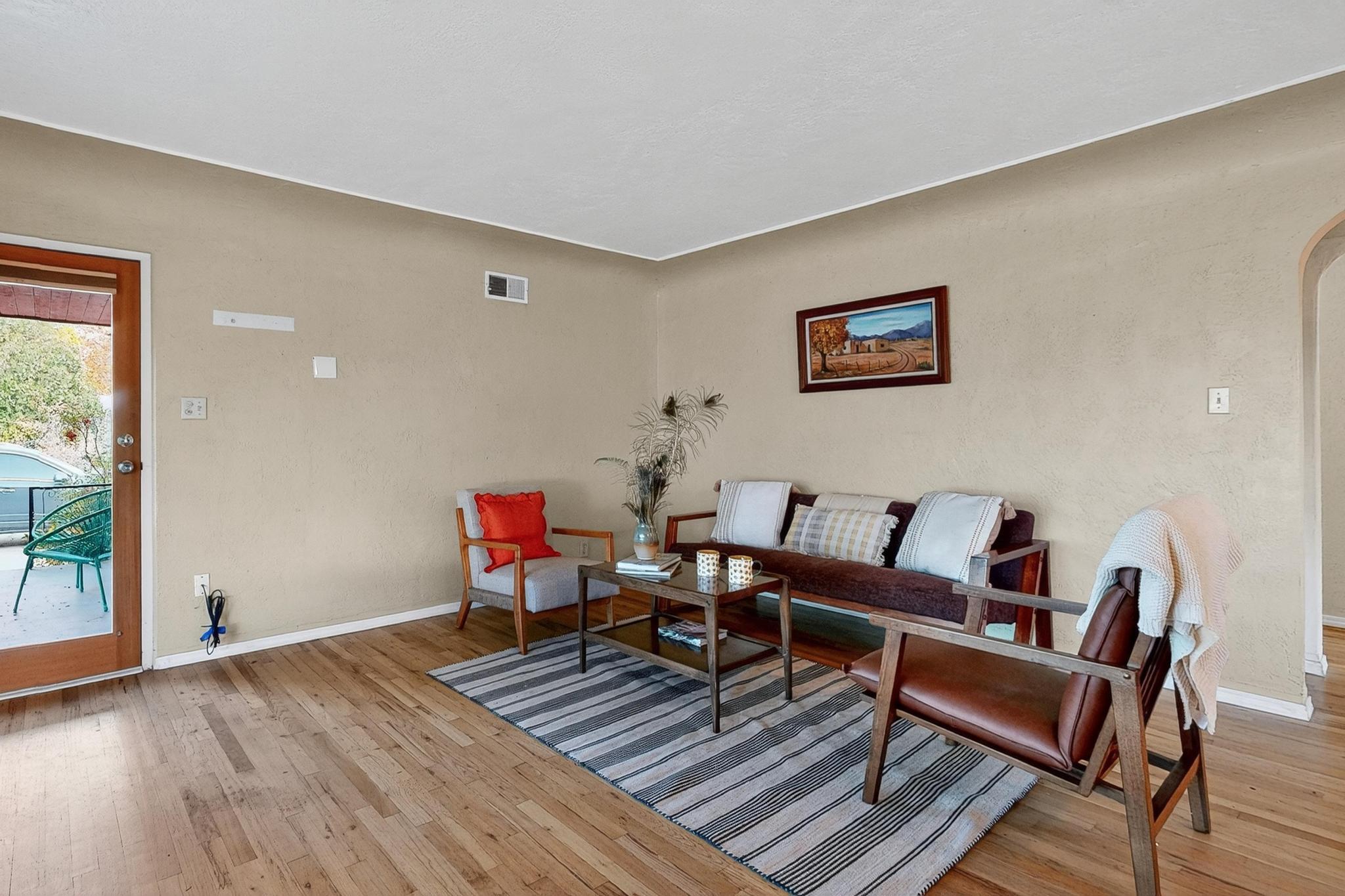 518 Green Valley Road NW