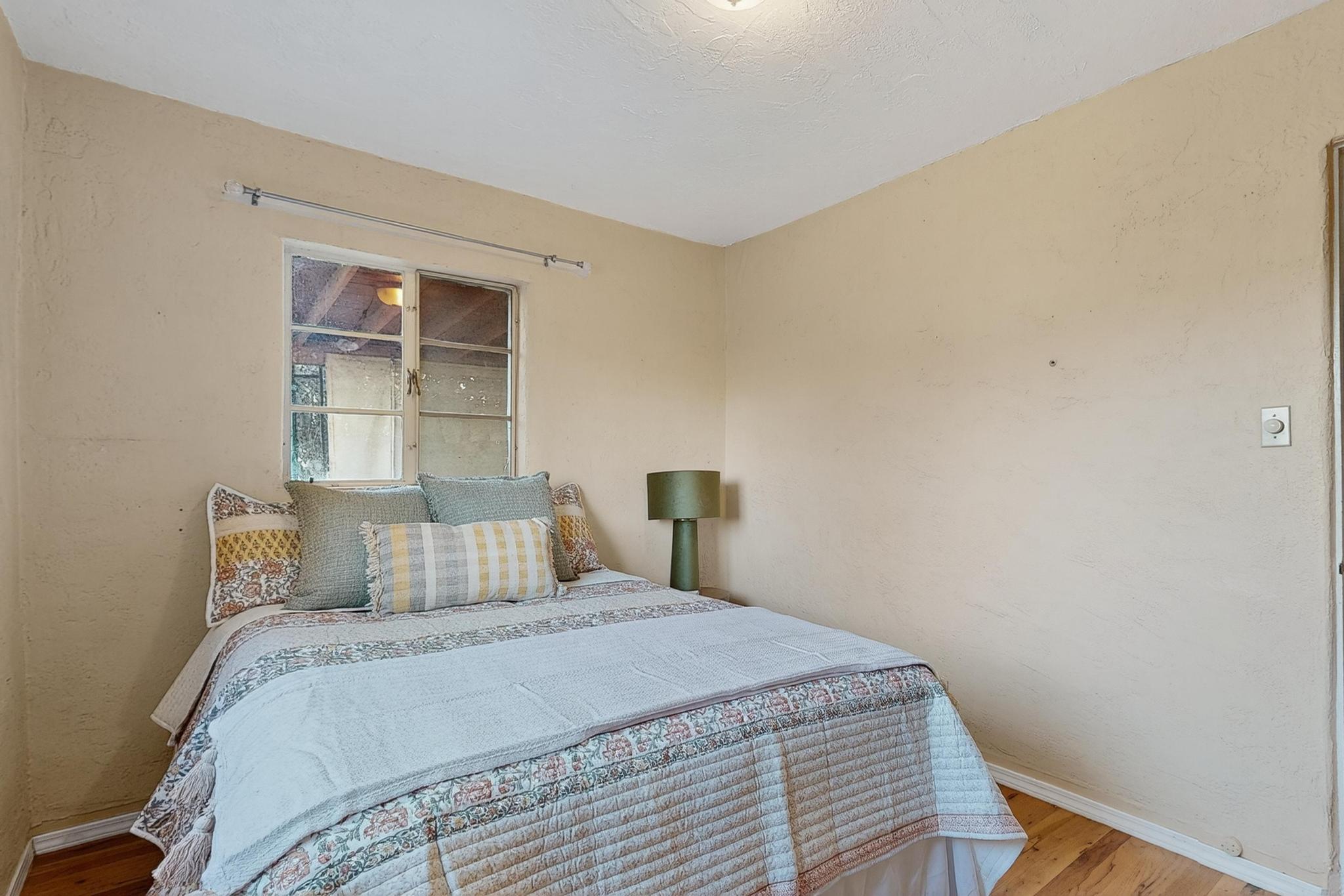 518 Green Valley Road NW