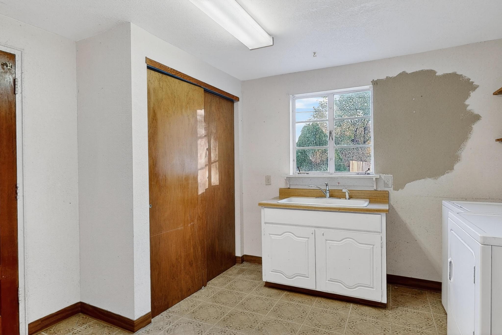 518 Green Valley Road NW