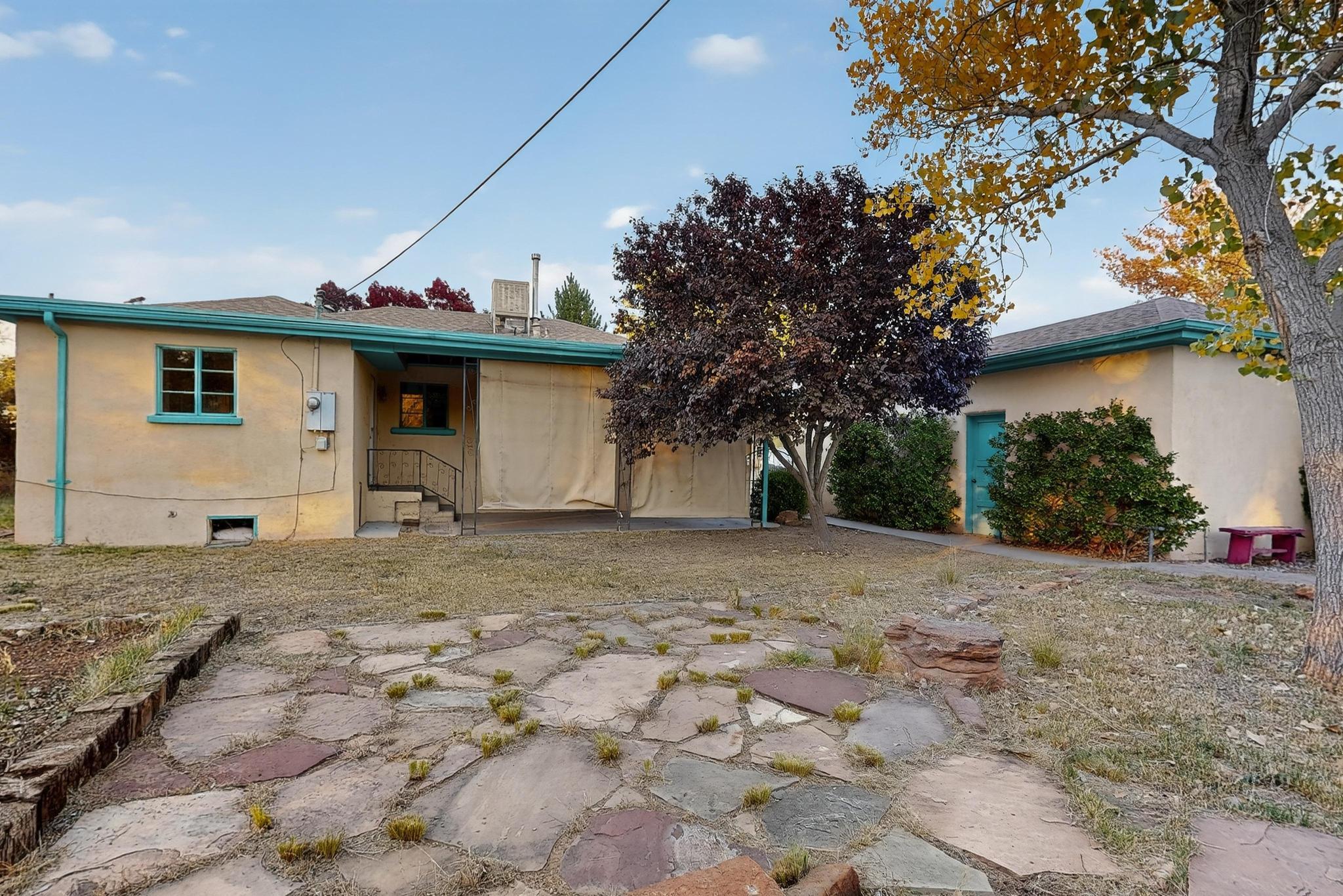 518 Green Valley Road NW