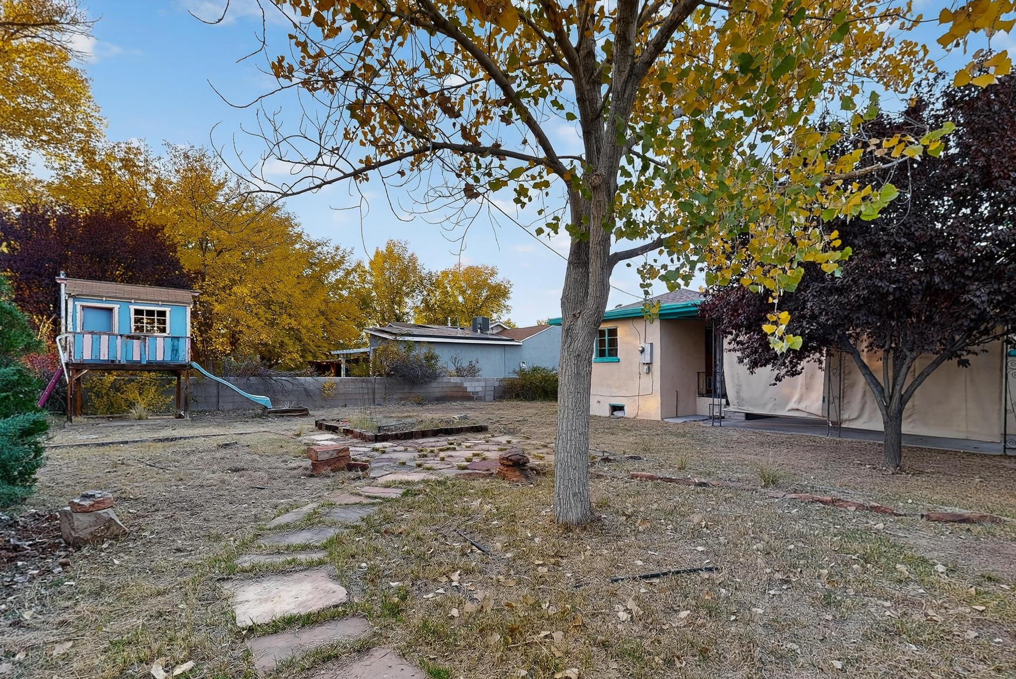 518 Green Valley Road NW