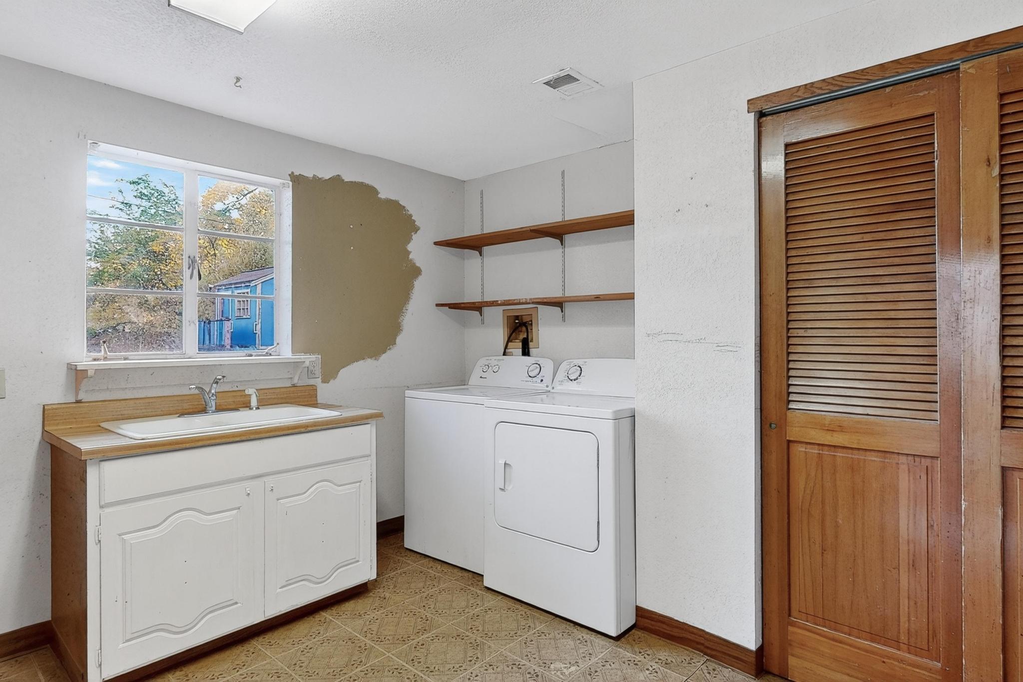 518 Green Valley Road NW