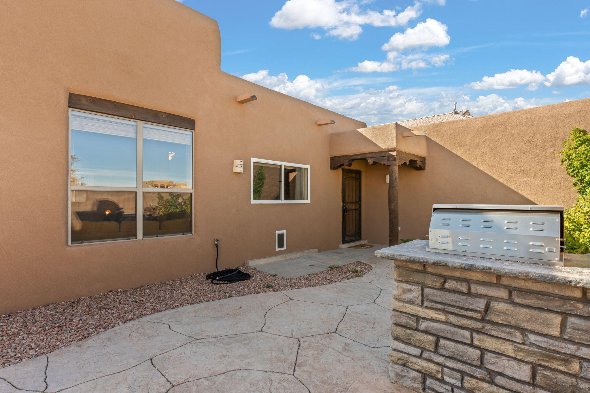 10520 Crestridge Court NW