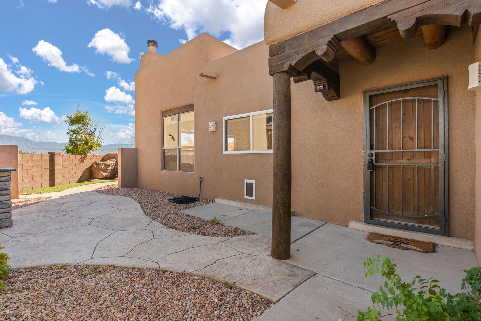 10520 Crestridge Court NW