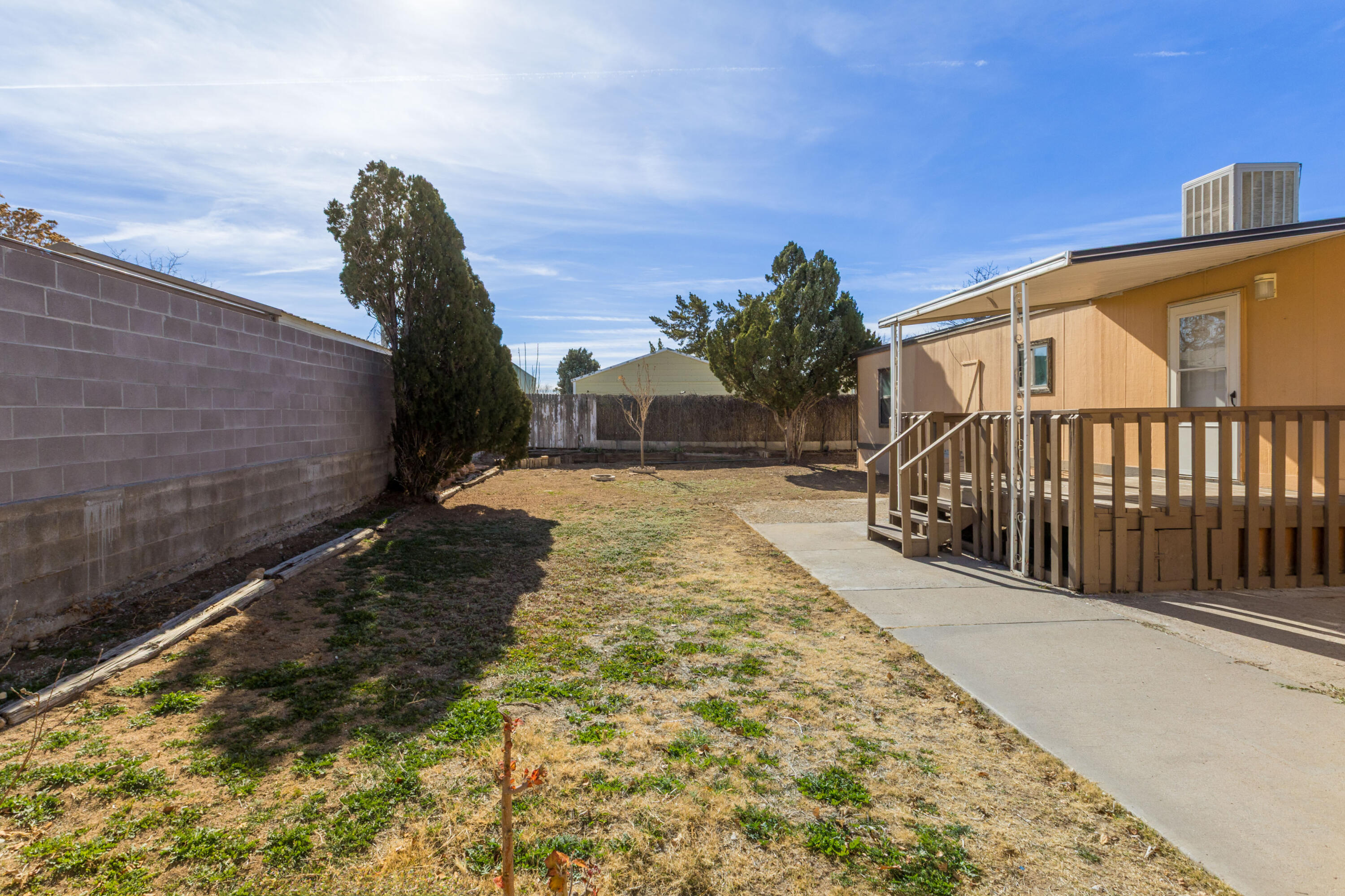 6732 San Bernardino Avenue NE