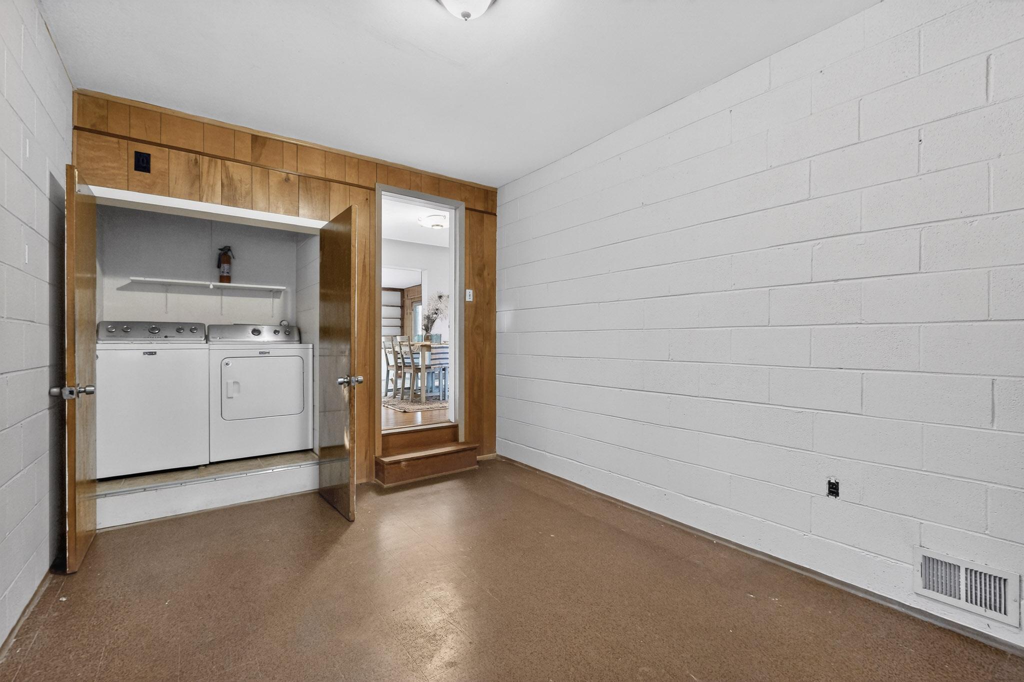 4217 Mackland Avenue NE