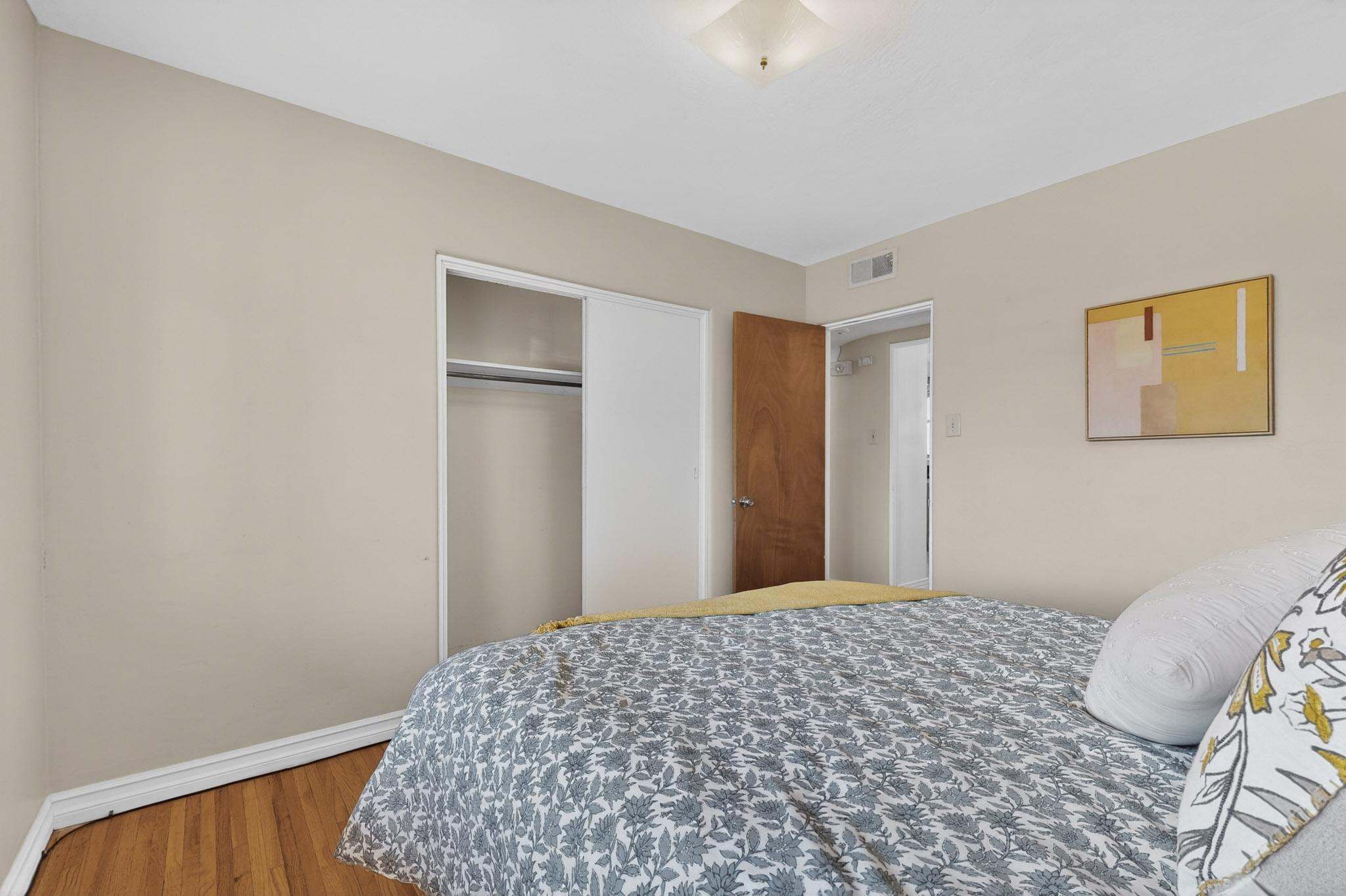 4217 Mackland Avenue NE