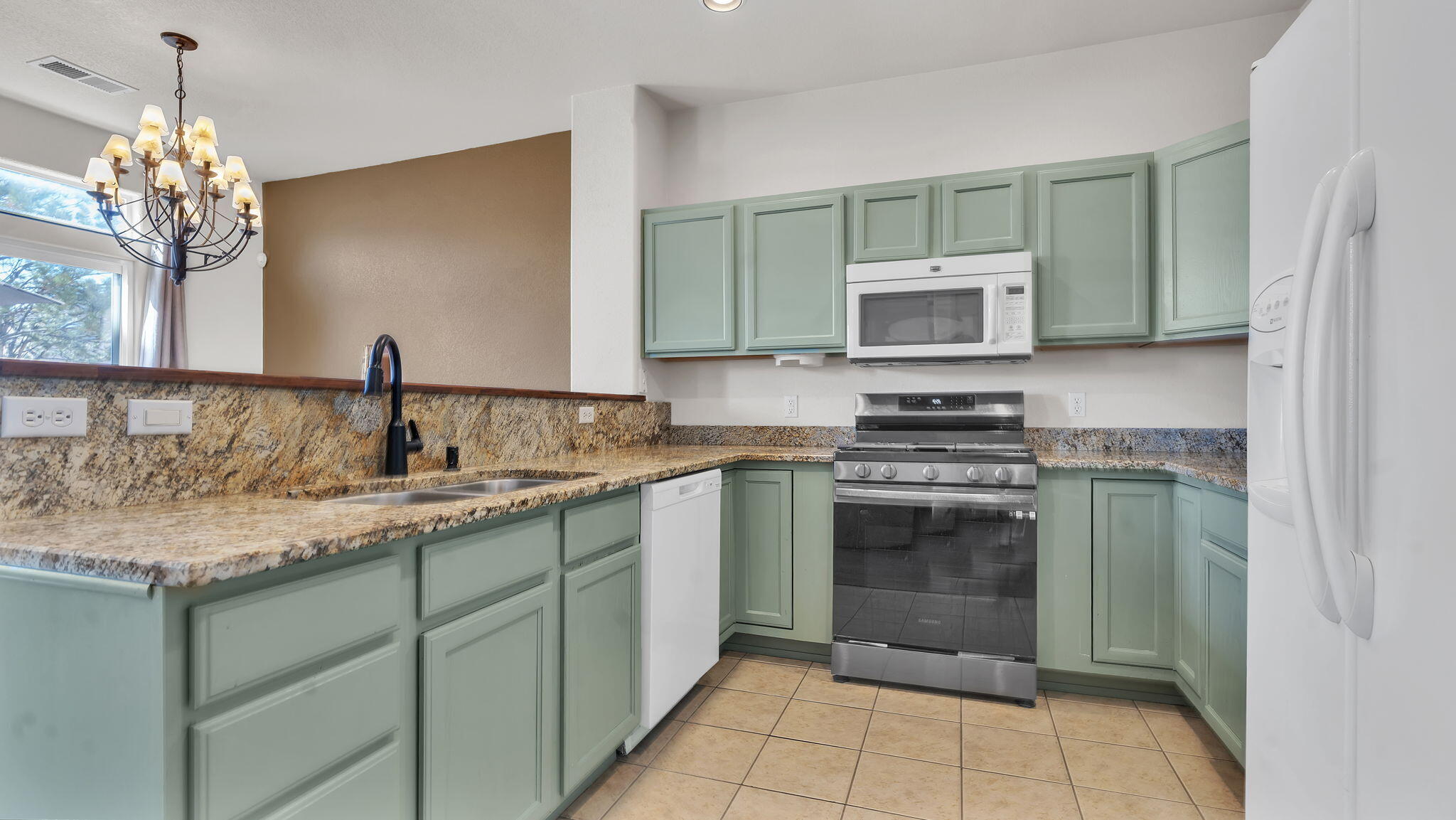 6532 Los Pueblos Place NW