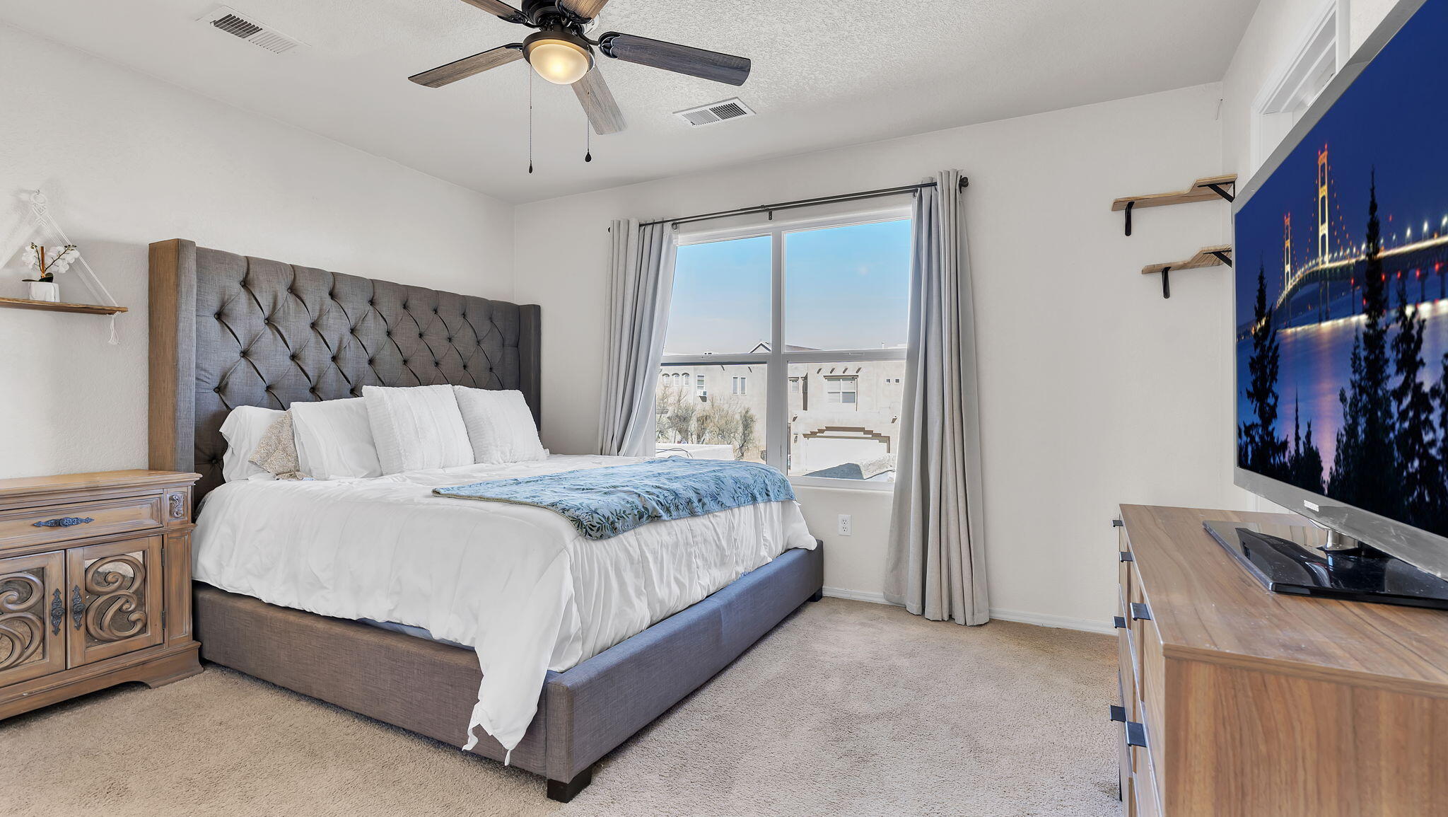 6532 Los Pueblos Place NW