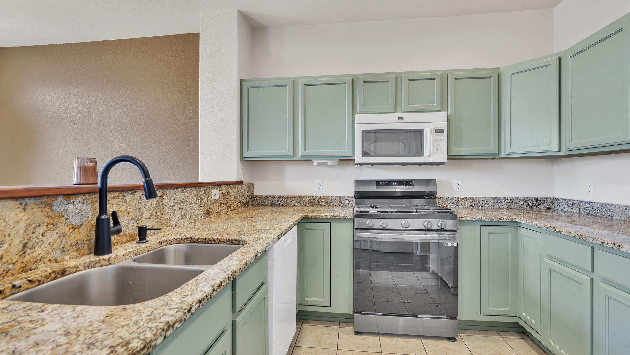 6532 Los Pueblos Place NW