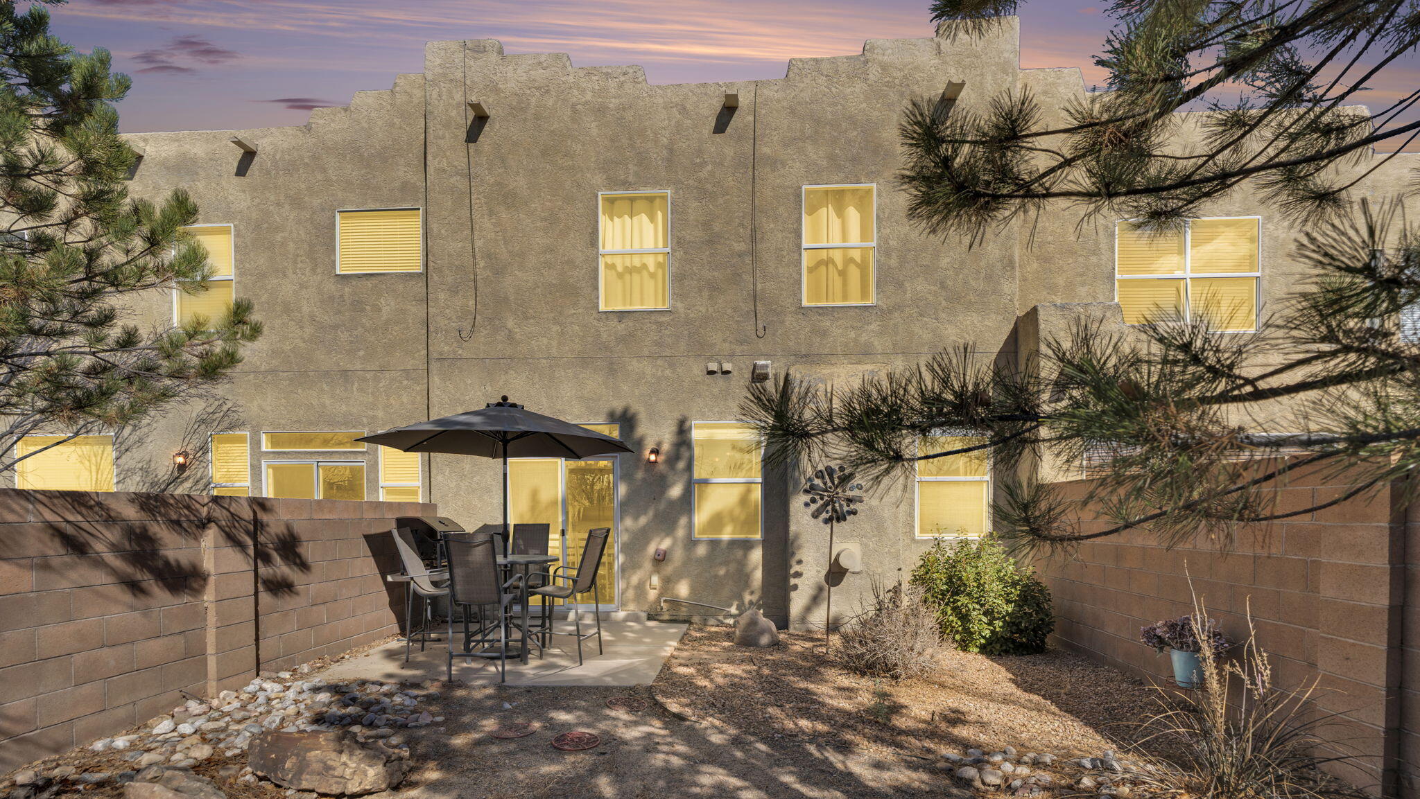 6532 Los Pueblos Place NW